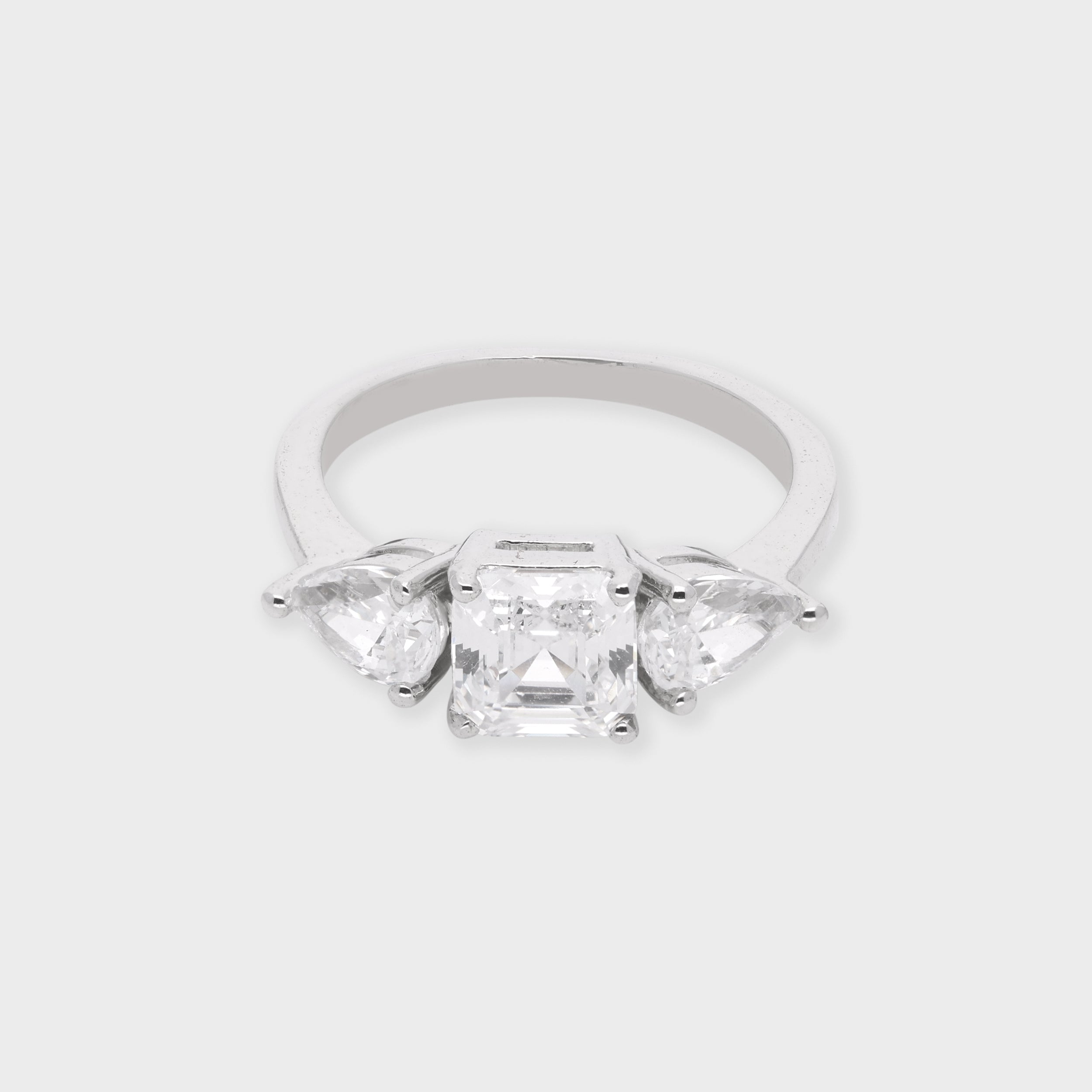 Princess-Cut Center Ring with Pear Side Stones | SKU : 0021423505