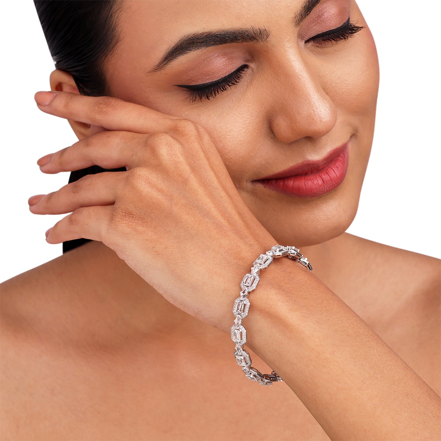 Imperial Grace Round Brilliant, Lozenge Blunt-Cut & Heritage Emerald-Cut Lab-Grown Diamond Bracelet | SKU : 0021986345, 0004677642