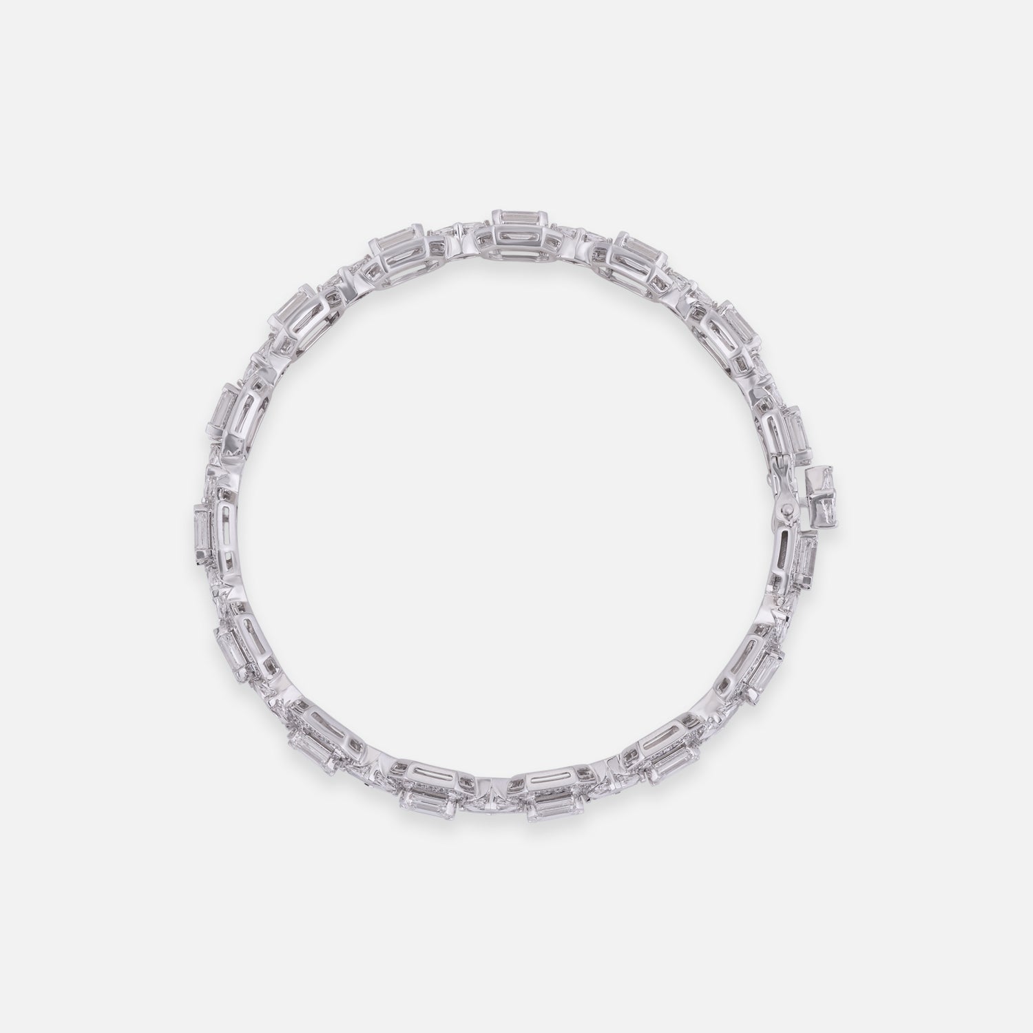 Imperial Grace Round Brilliant, Lozenge Blunt-Cut & Heritage Emerald-Cut Lab-Grown Diamond Bracelet | SKU : 0021986345, 0004677642