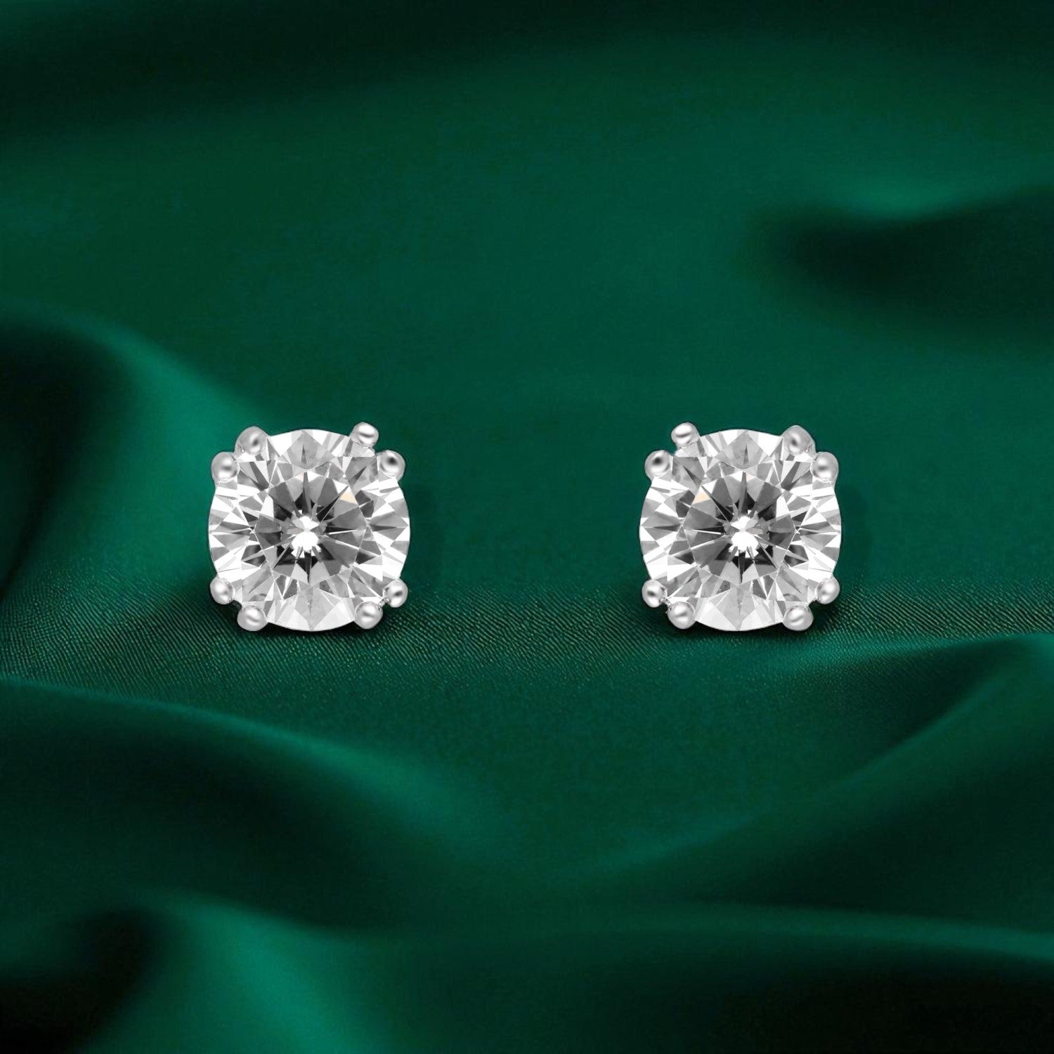 Classic Round-Cut Cubic Zirconia Solitaire Stud Earrings in Sterling Silver | SKU : 0022196453, 0022195067, 0003904817