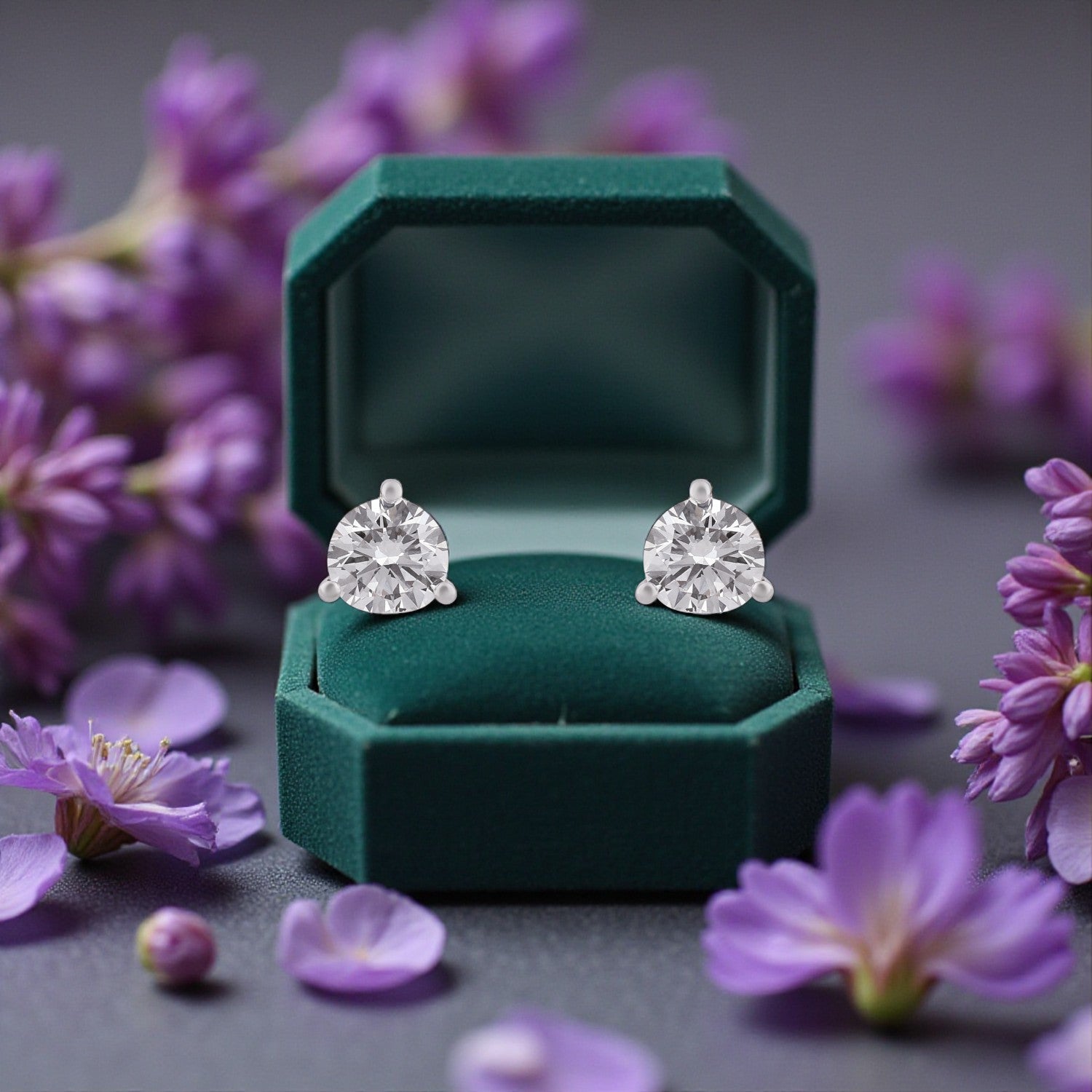 Round Brilliant Lab-Grown Diamond Stud Earrings in 18K White Gold | SKU : 0004953654