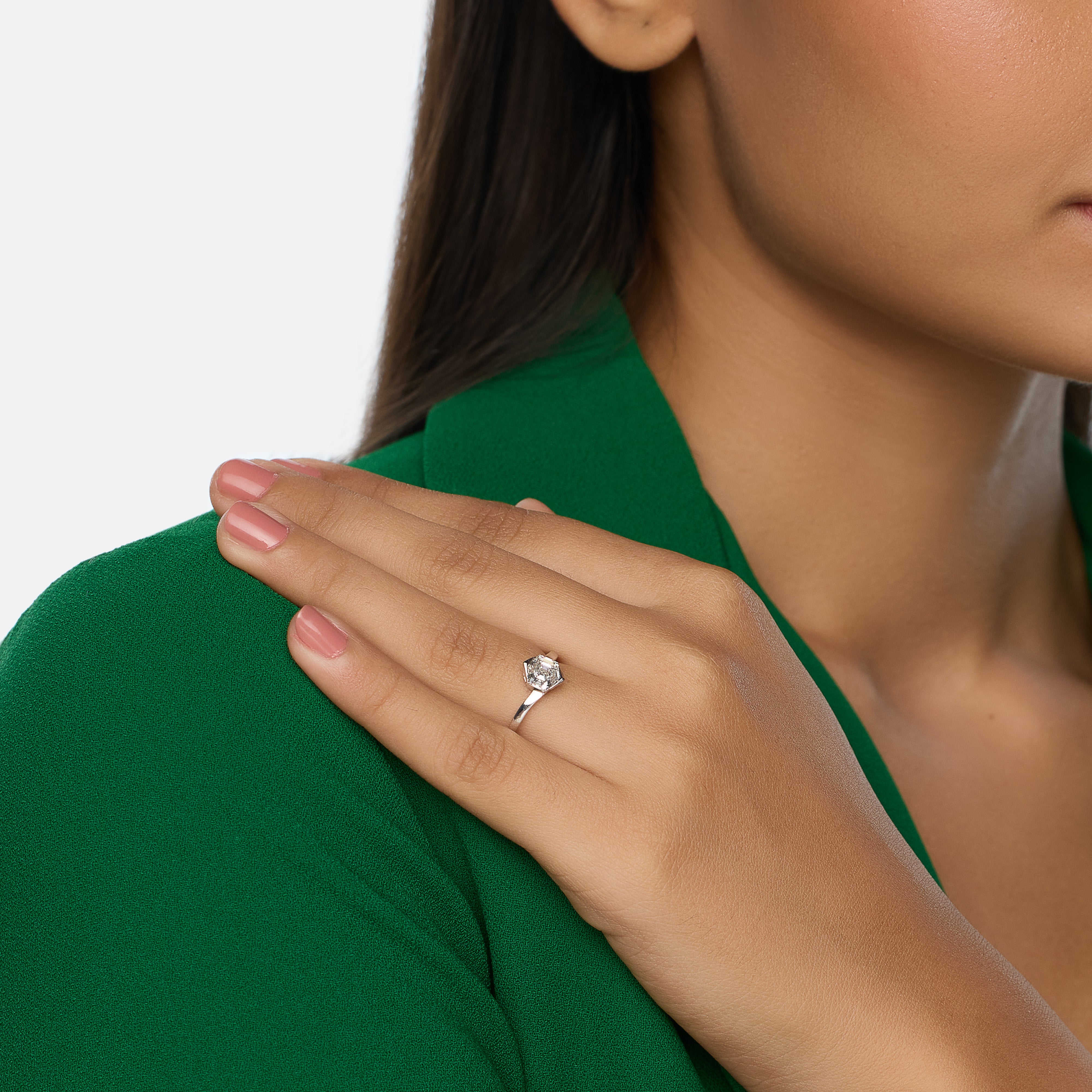 Elegant White Gold Ring with Hexagon-Cut Lab-Grown Diamond | SKU : 0021938641