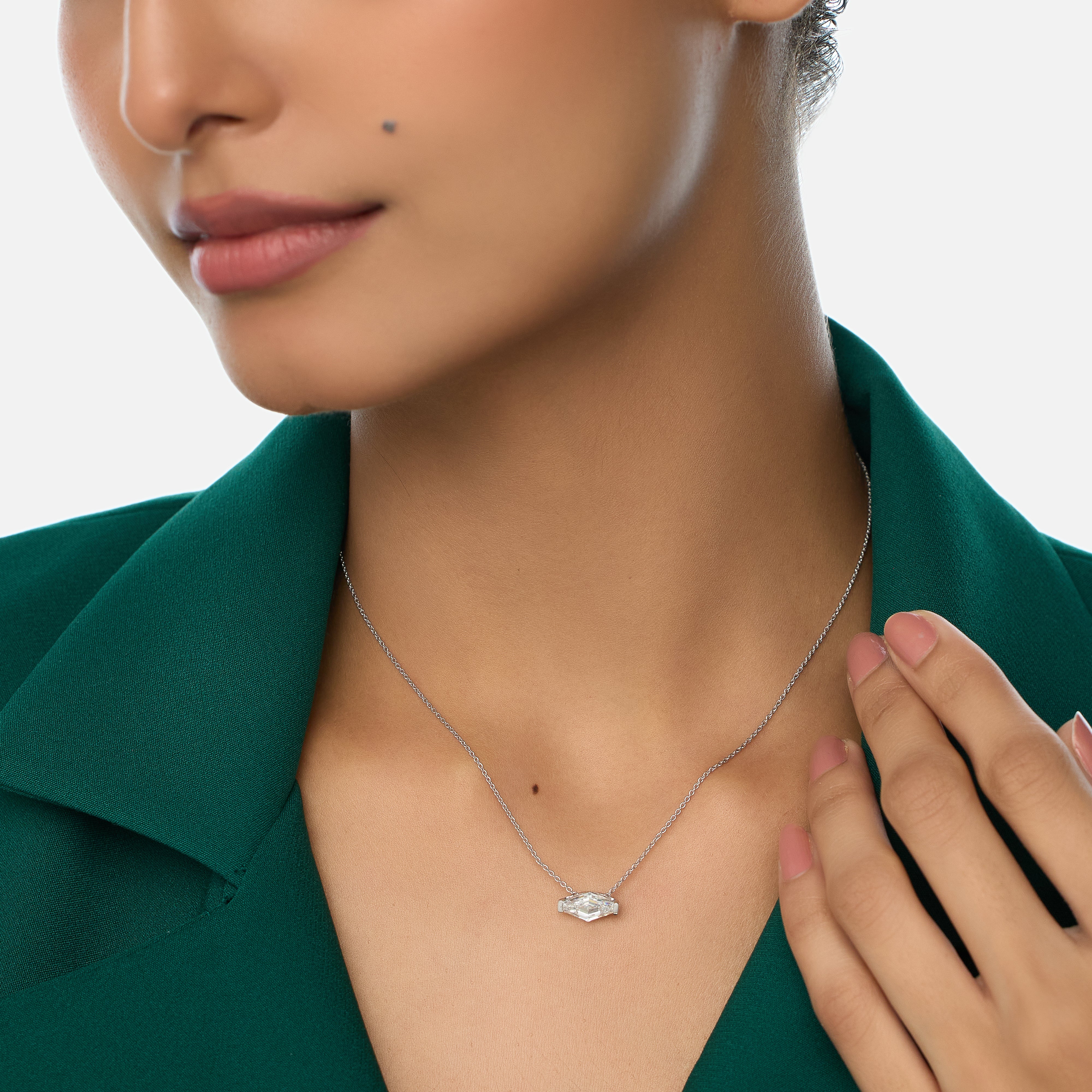 White Gold Chain Pendant with Lozenge-Cut Lab-Grown Diamond | SKU : 0021938542