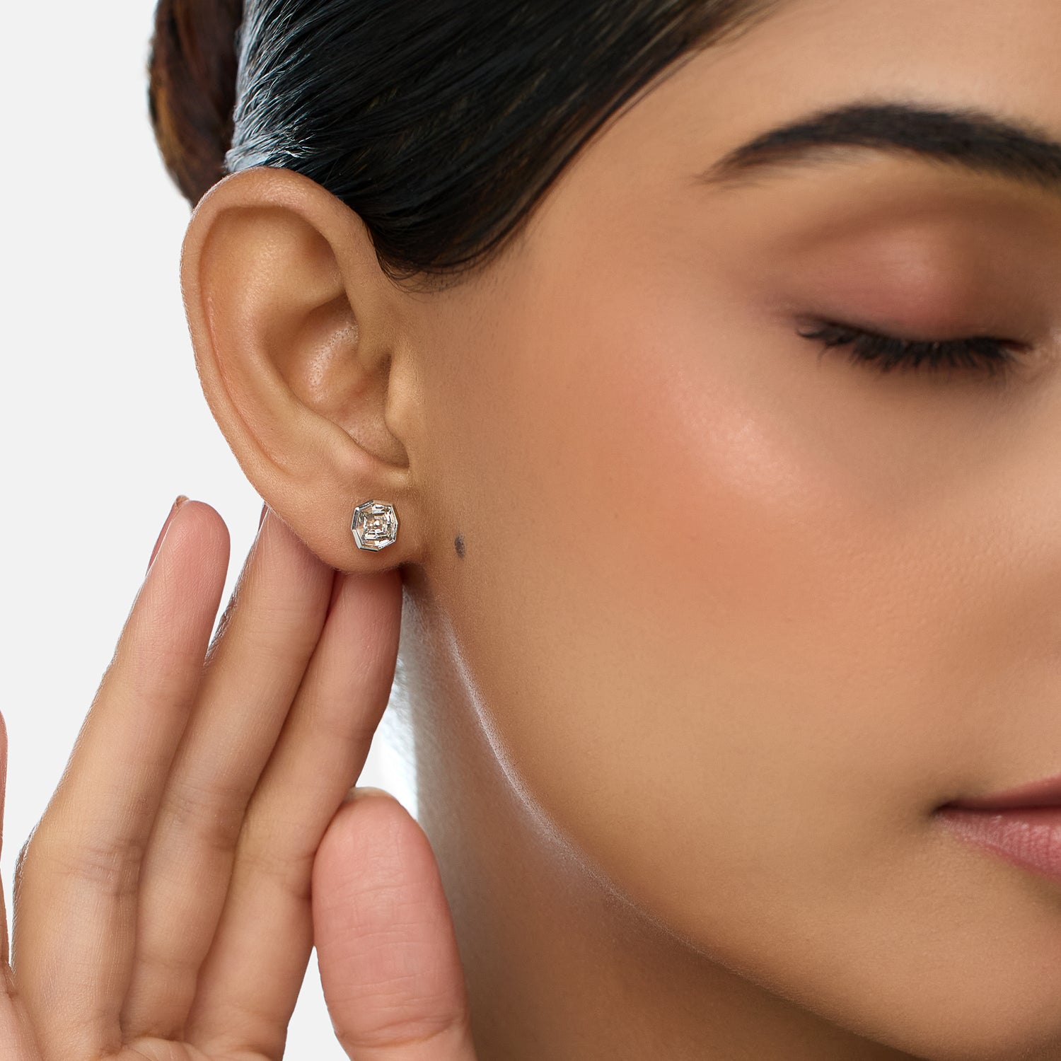 White Gold Stud Earrings with Cushion-Cut Lab-Grown Diamonds | SKU : 0021929861