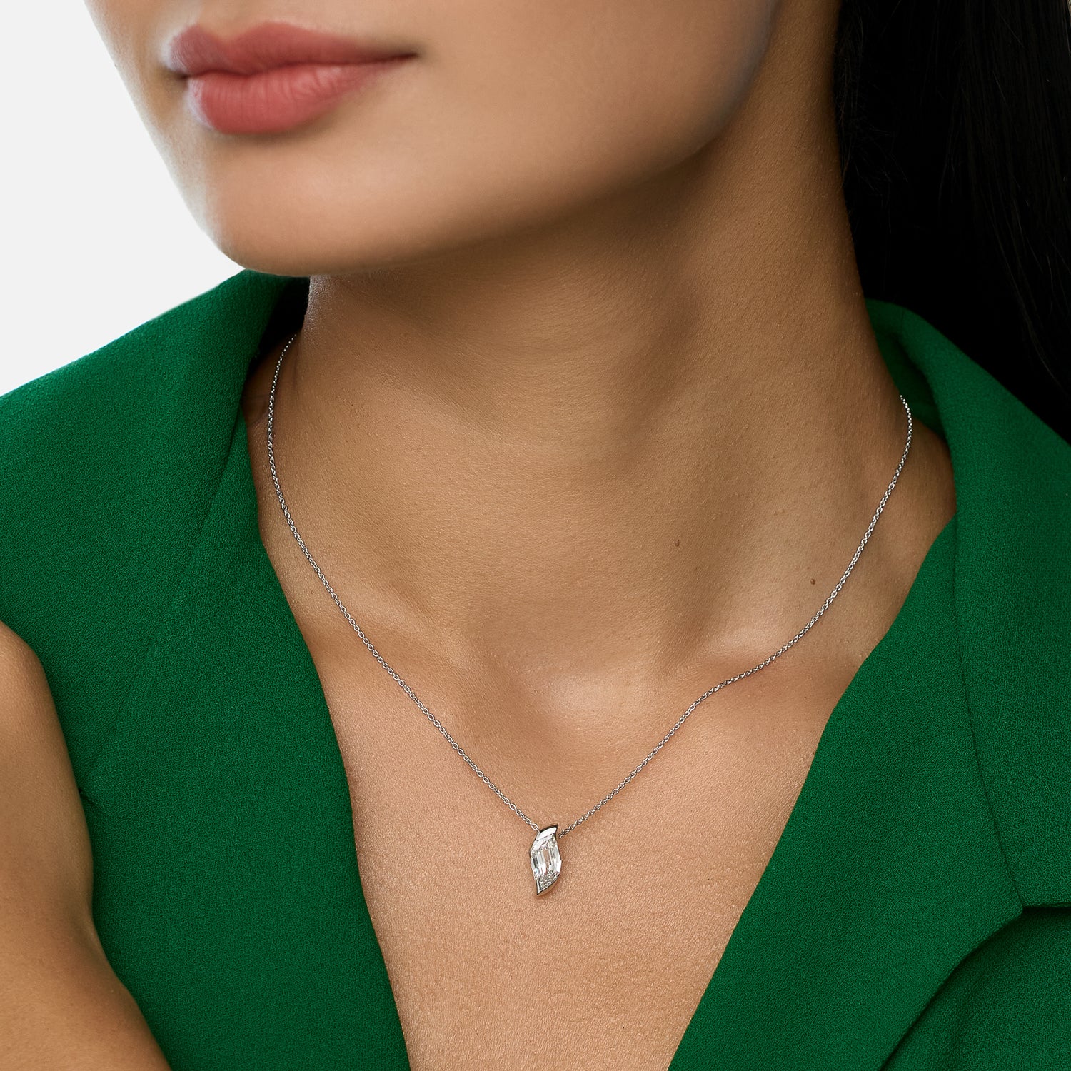 White Gold Chain Pendant with Flame-Cut Lab-Grown Diamond | SKU : 0021938665
