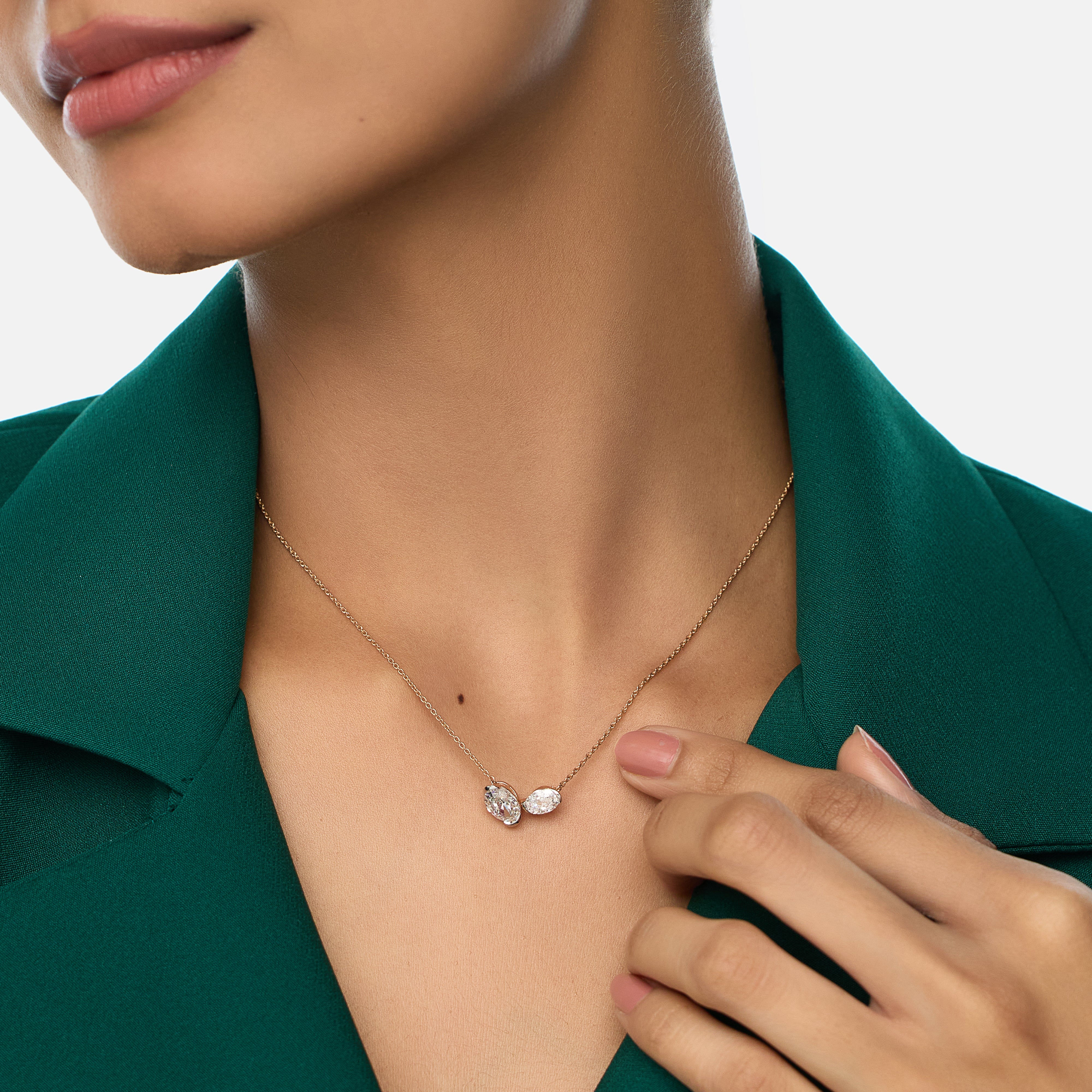 Gold Chain Pendant with Oval-Cut Lab-Grown Diamonds | SKU : 0021920110
