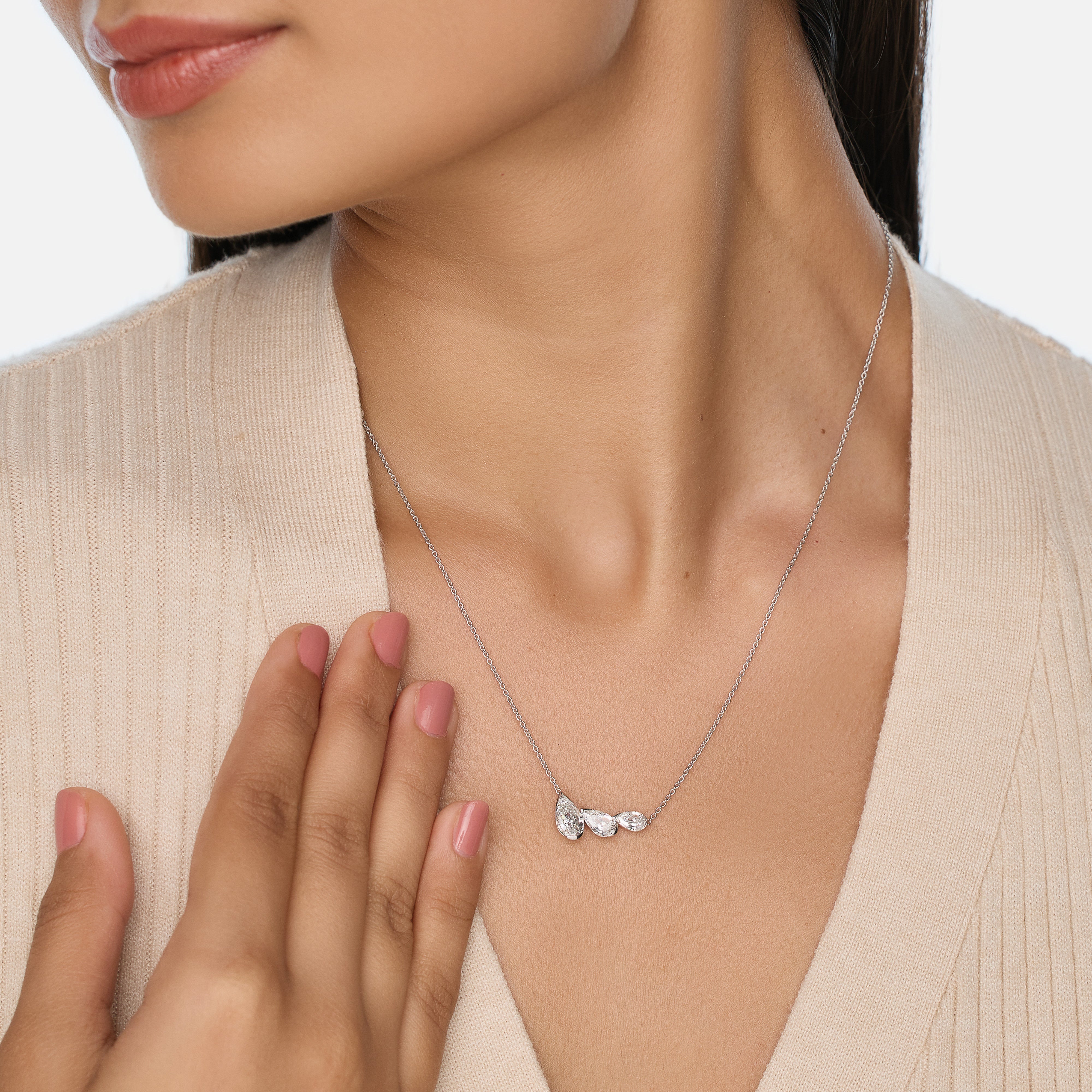 White Gold Chain Pendant with Pear Step-Cut Lab-Grown Diamonds | SKU : 0021941856