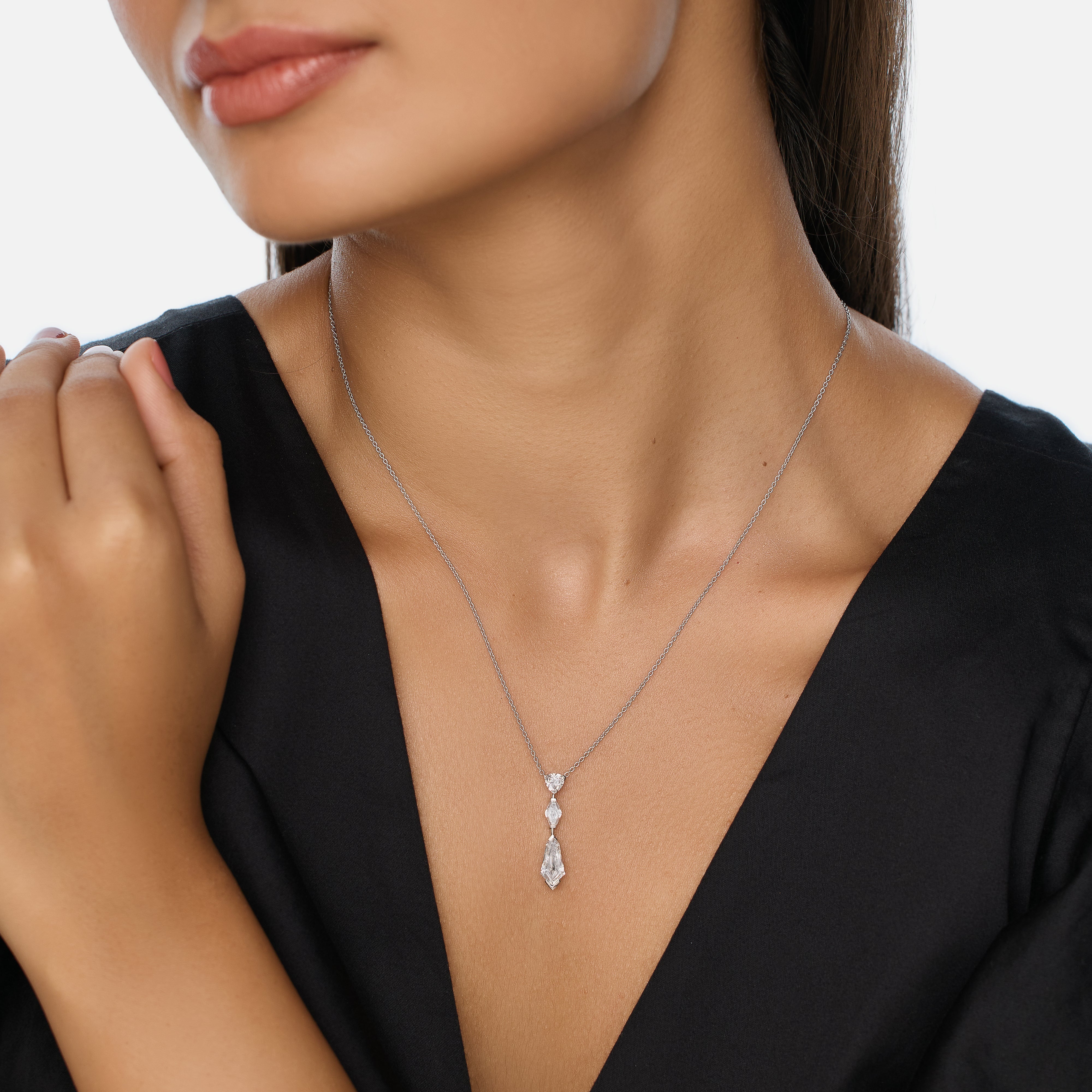 Elegant Gold Pendant with Trillion, Lozenge, and Kite-Cut Lab-Grown Diamonds | SKU : 0021969560
