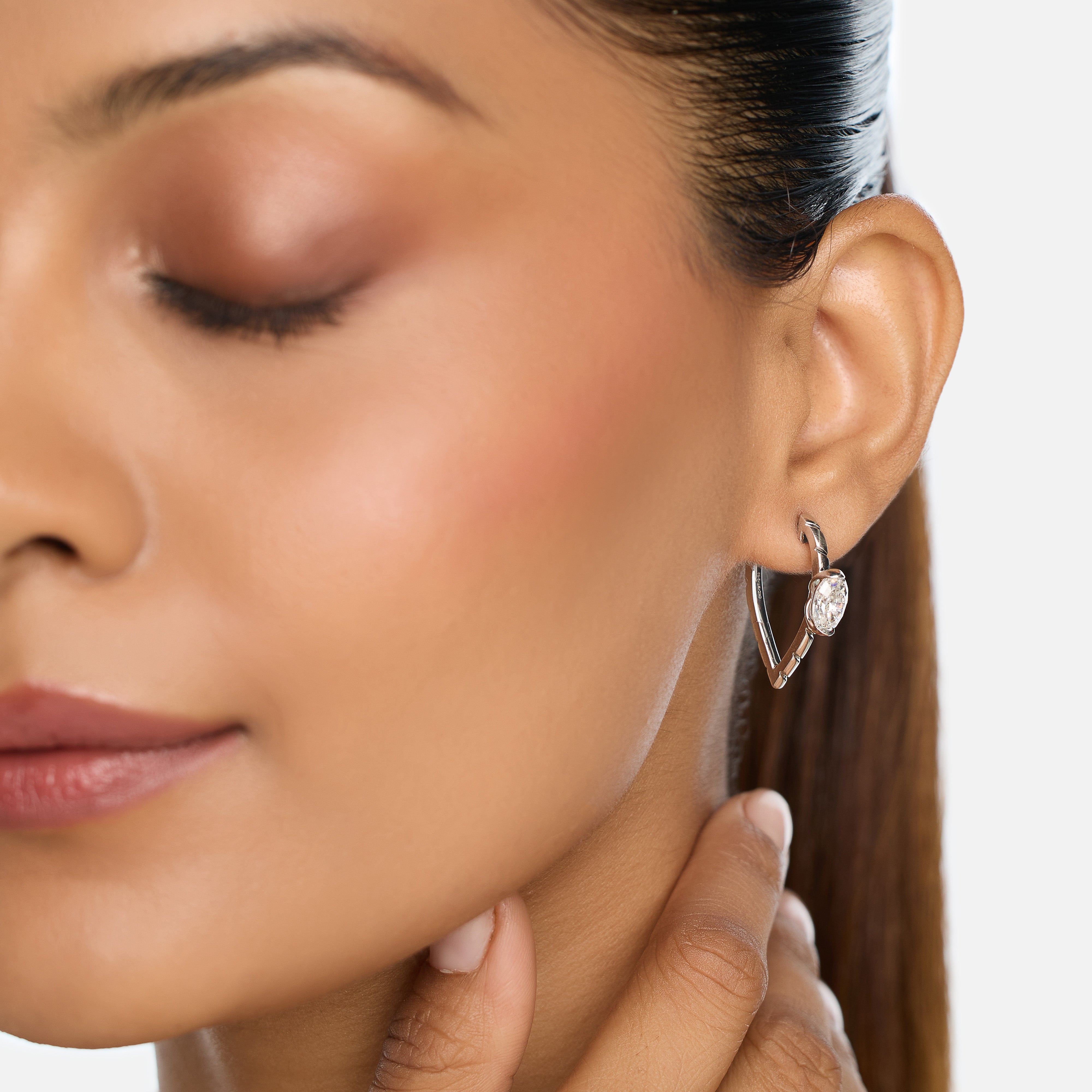 White Gold Vallies Hoops with Oval-Cut Lab-Grown Diamonds | SKU : 0021951213