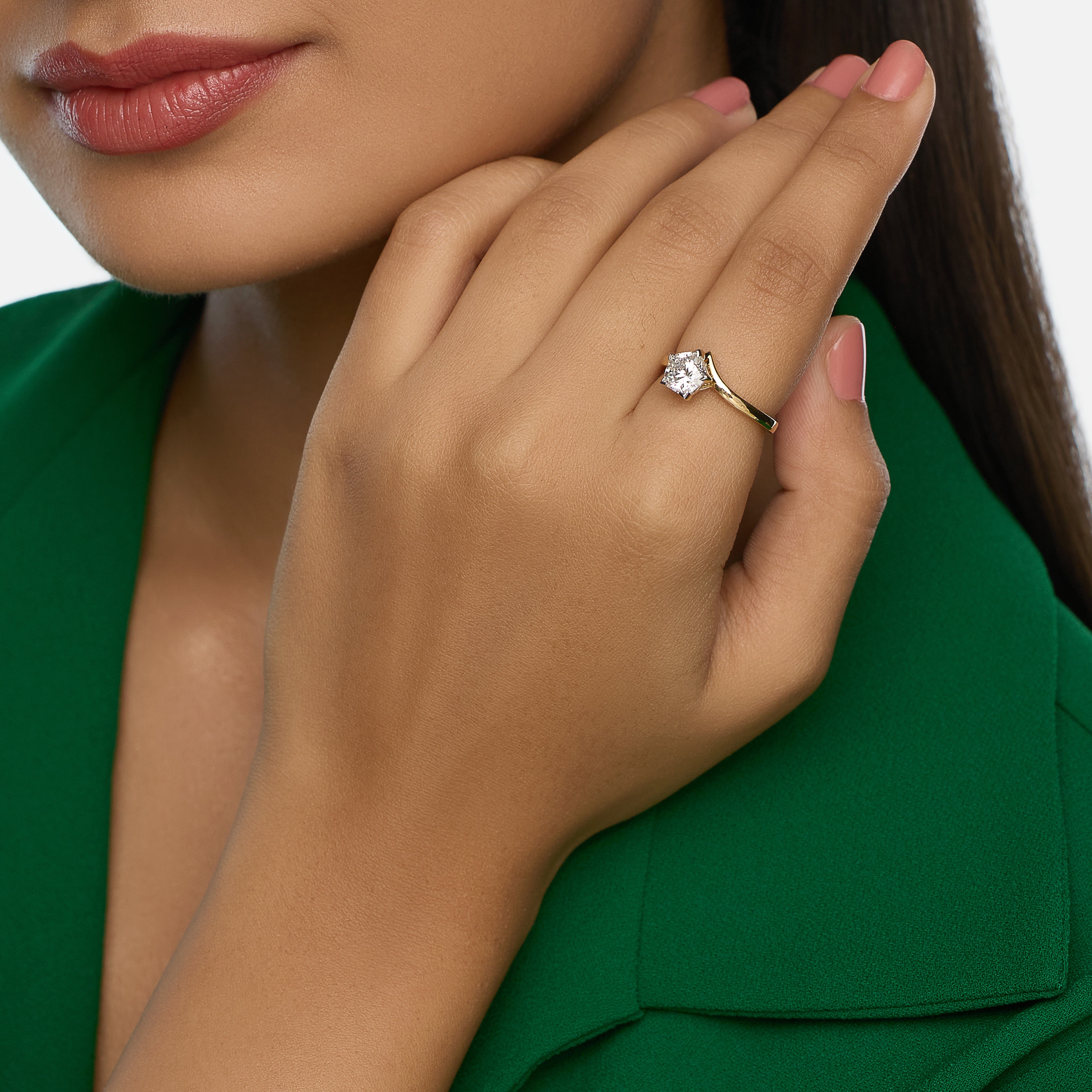 Yellow Gold Pentagon-Cut Lab-Grown Diamond Solitaire Ring | SKU : 0021923142