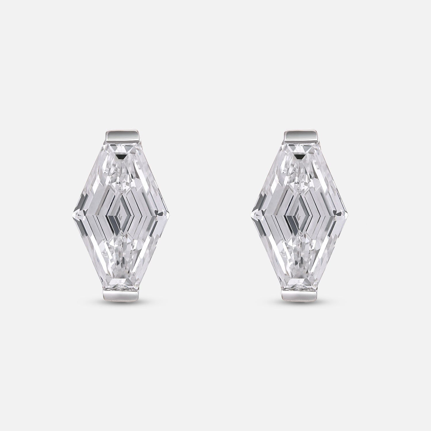 Lozenge-Cut Lab-Grown Diamond Gold Tops | SKU : 0021912788