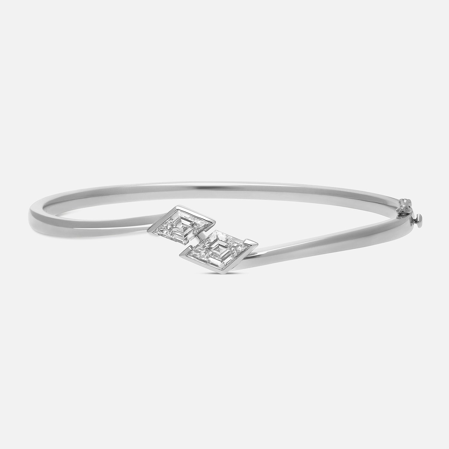 White Gold Bangle Set with Lozenge Pointed-Cut Lab-Grown Diamonds | SKU : 0021929960