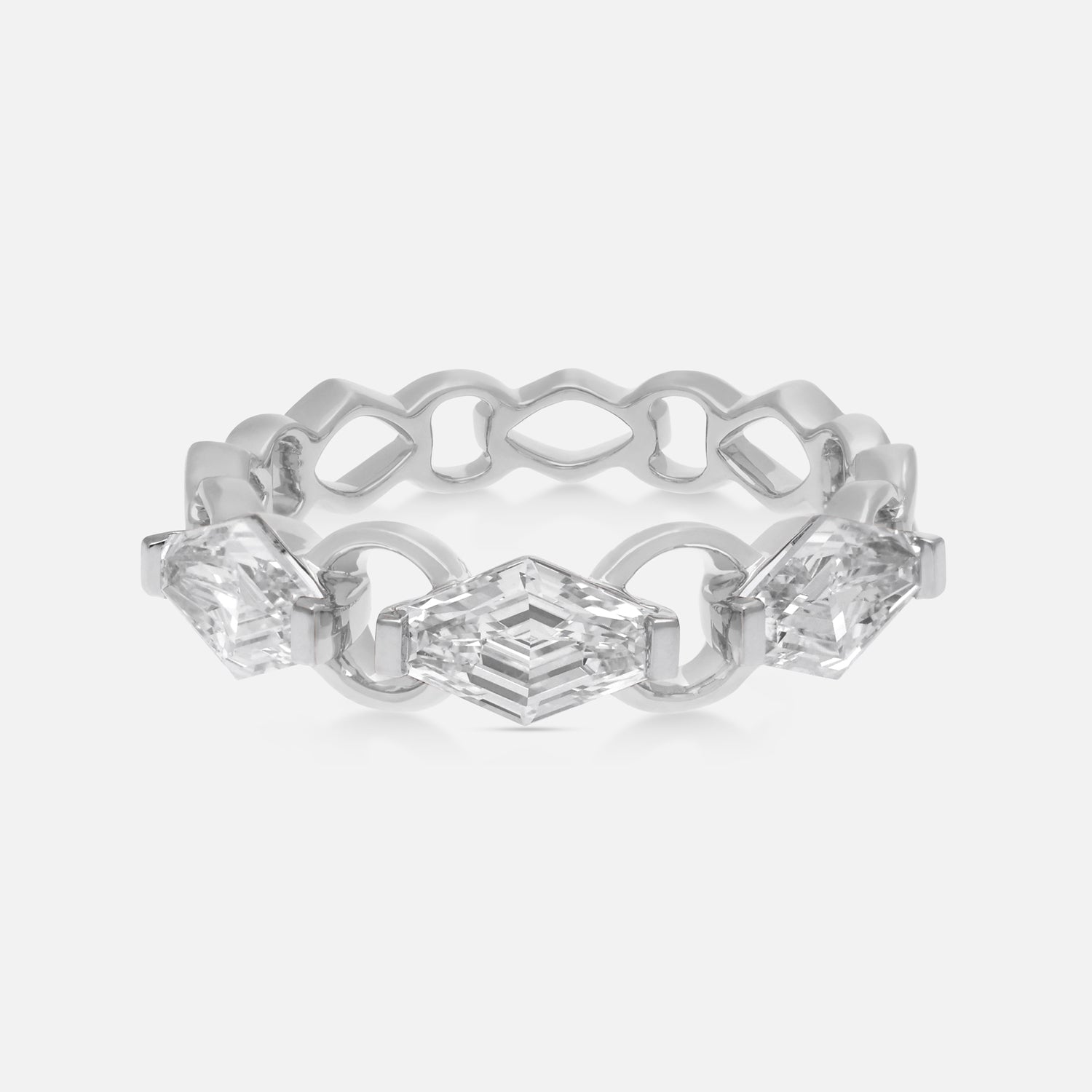 Gold Band Ring with Lozenge Cut Lab-Grown Diamonds | SKU : 0021961816