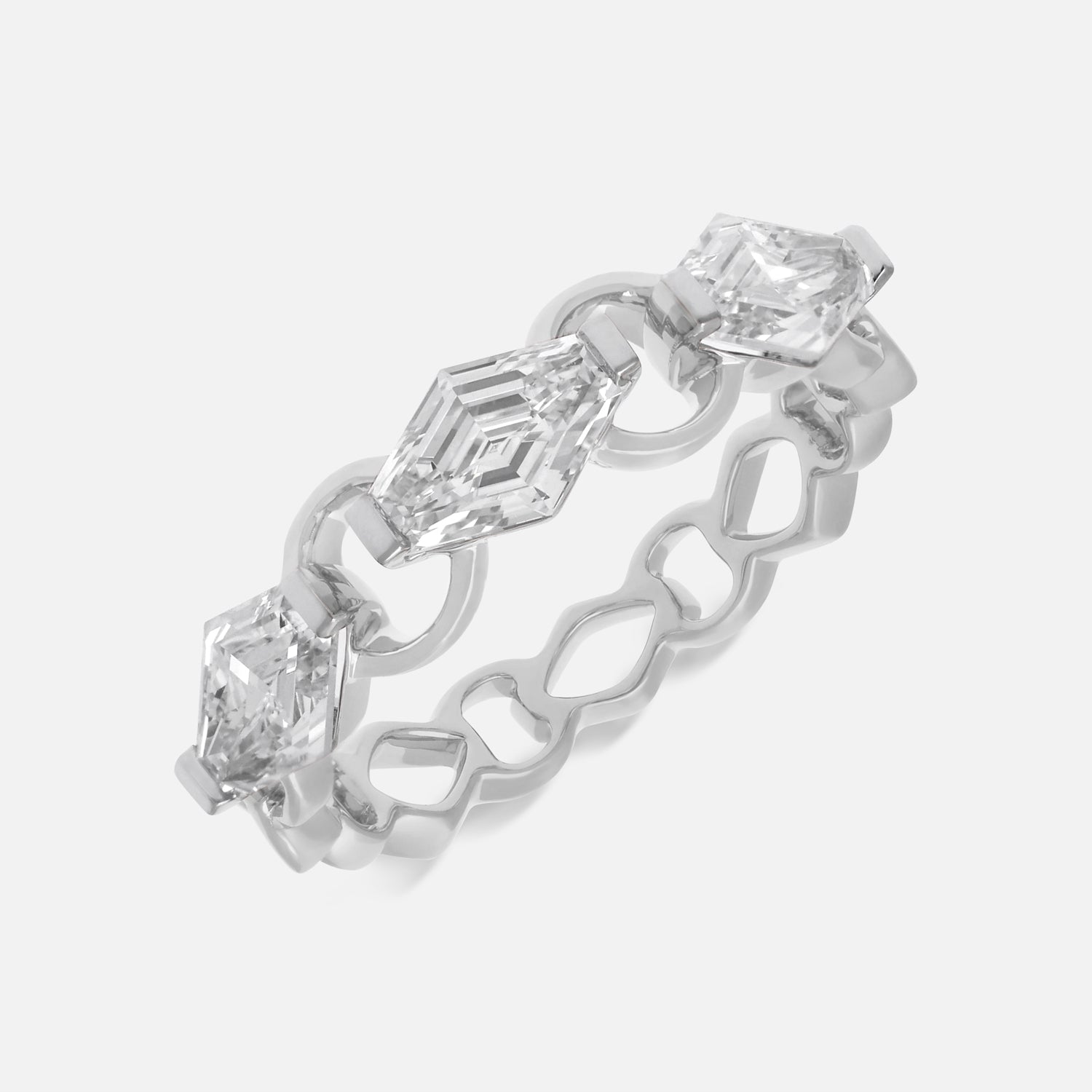 Gold Band Ring with Lozenge Cut Lab-Grown Diamonds | SKU : 0021961816