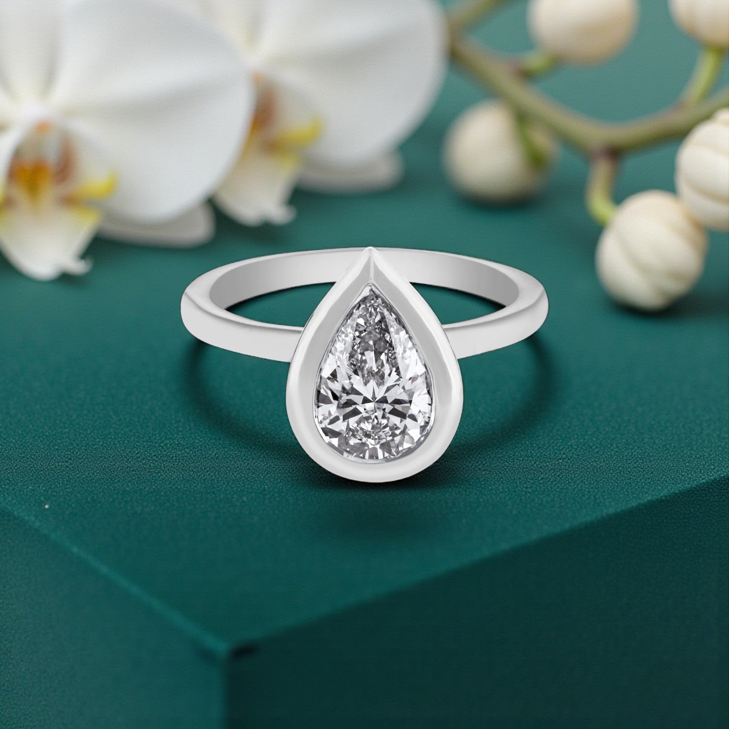 Pear-Shaped Lab-Grown Diamond Solitaire Ring in White Gold | SKU : 0004953227