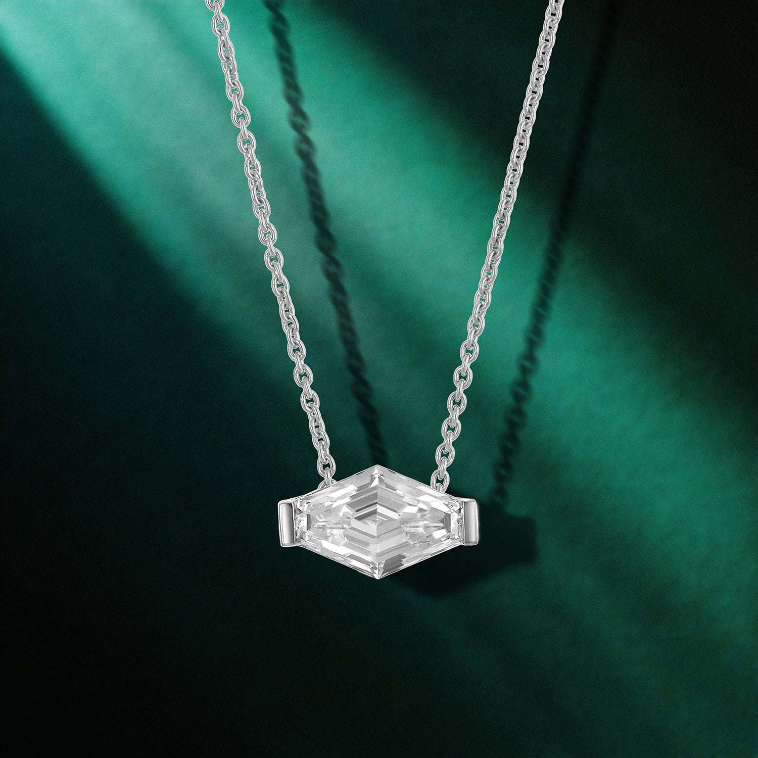 White Gold Chain Pendant with Lozenge-Cut Lab-Grown Diamond | SKU : 0021938542