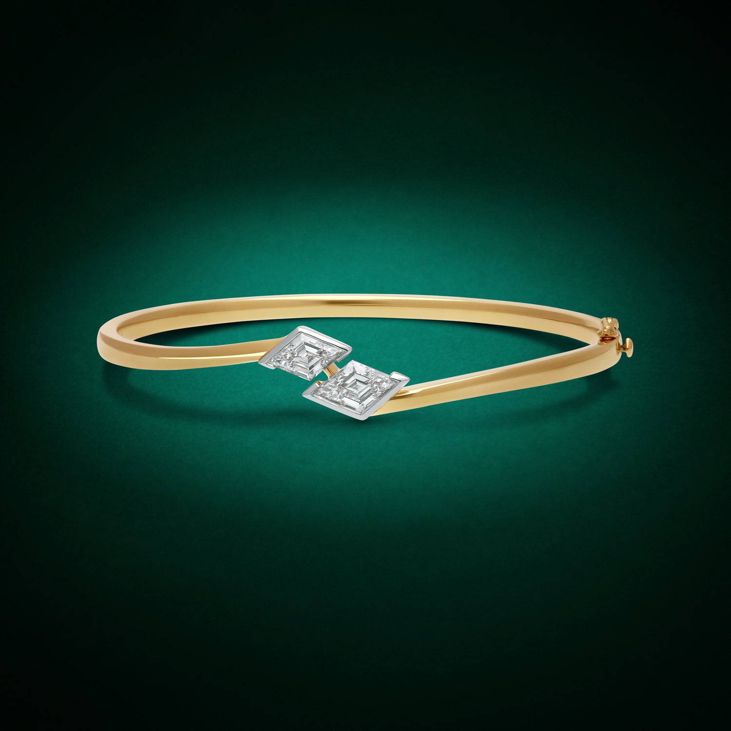 Geometric Gold Bangle with Dual Lozenge Pointed-Cut Lab-Grown Diamonds | SKU : 0021911729