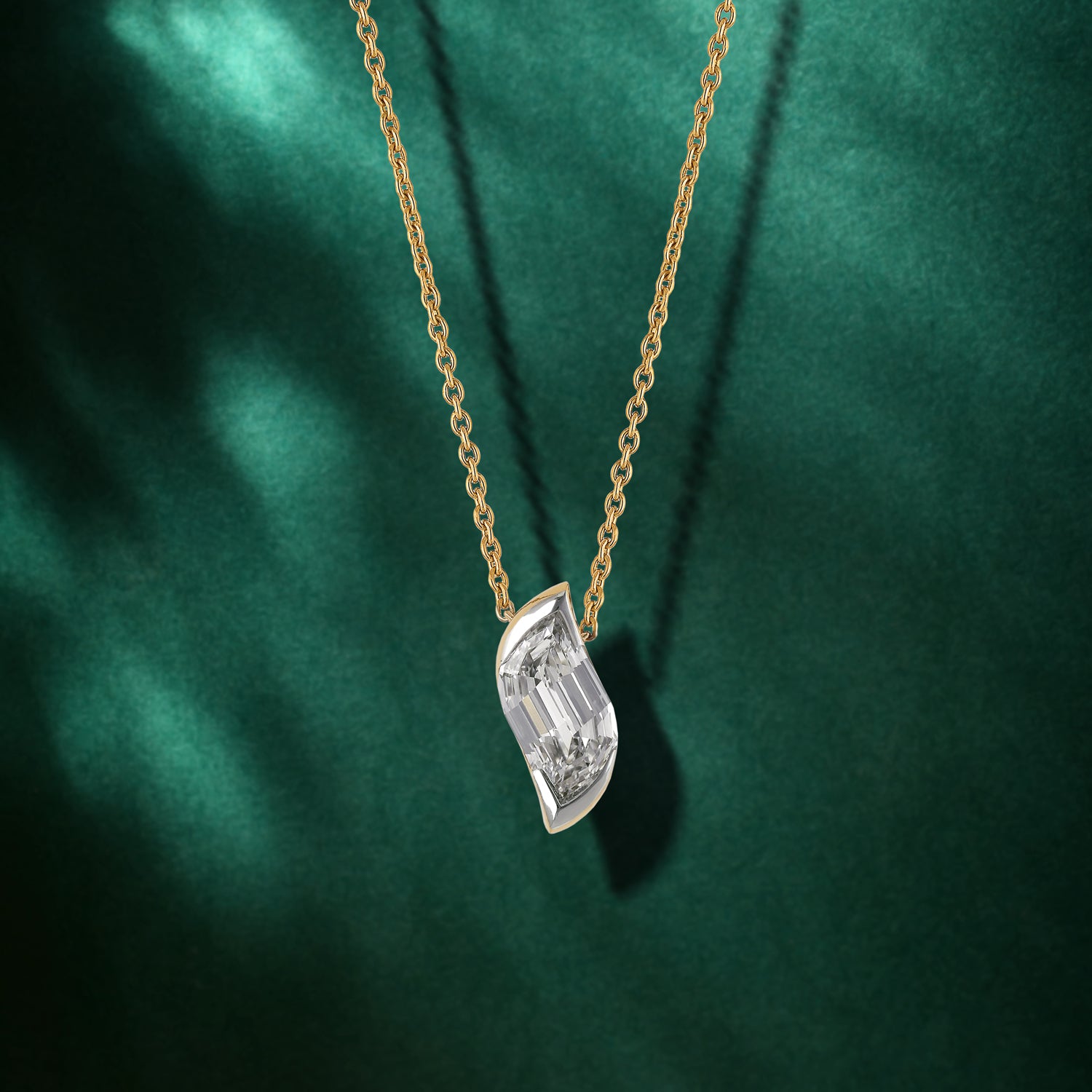 Gold Chain Pendant with Flame-Cut Lab-Grown Diamond | SKU : 0021923340