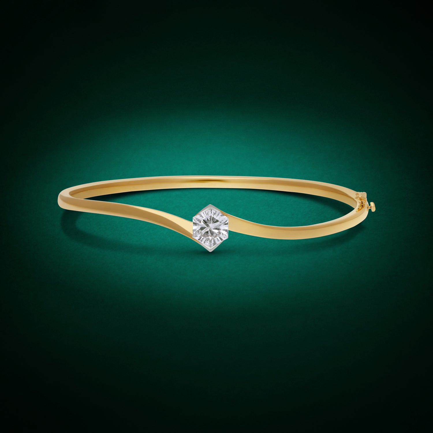 Sculpted Gold Bangle with Hexagon Brilliant-Cut Lab-Grown Diamond Centerpiece | SKU : 0021912870