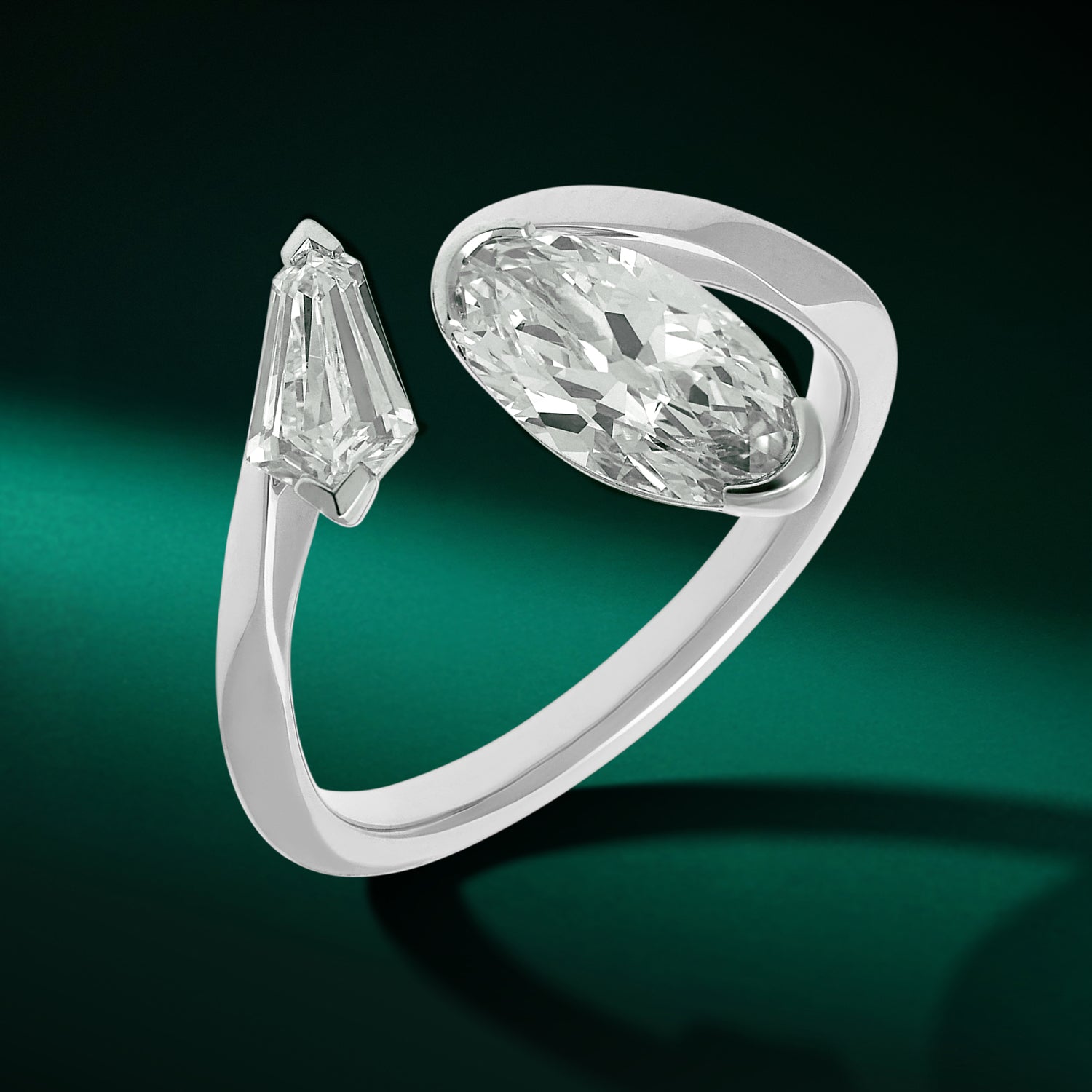 Contemporary Gold Ring with Oval and Tie-Cut Lab-Grown Diamonds | SKU : 0021961335