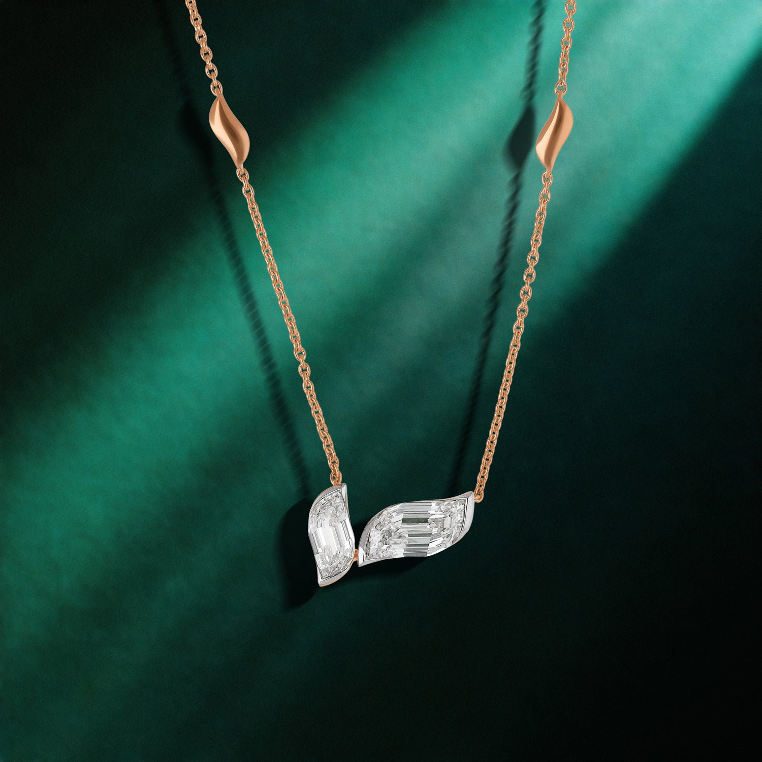 Organic Curve Gold Chain Pendant with Dual Flame Cut Lab-Grown Diamonds | SKU : 0003767009