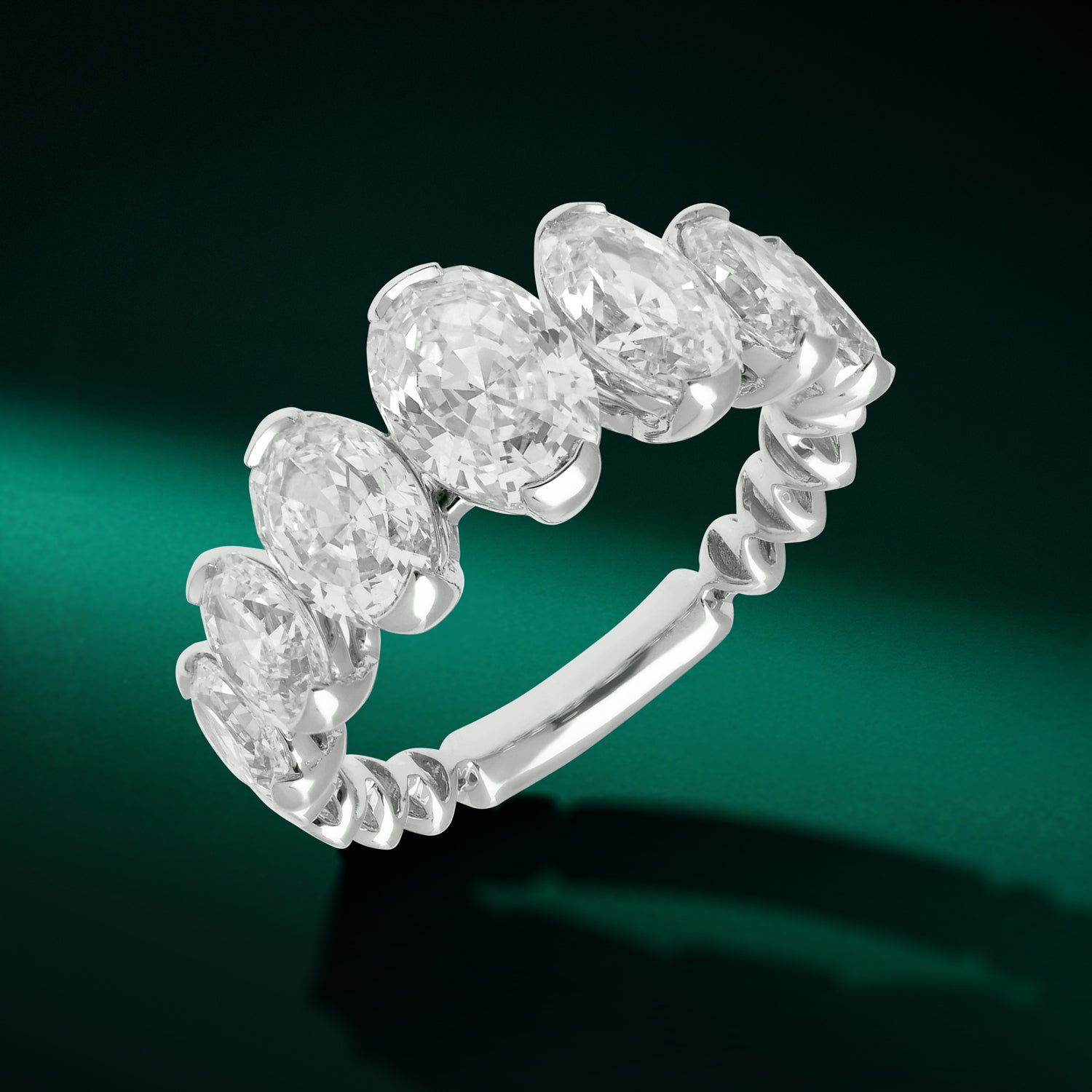 White Gold Ring Set with Oval-Cut Lab-Grown Diamonds | SKU : 0021920271