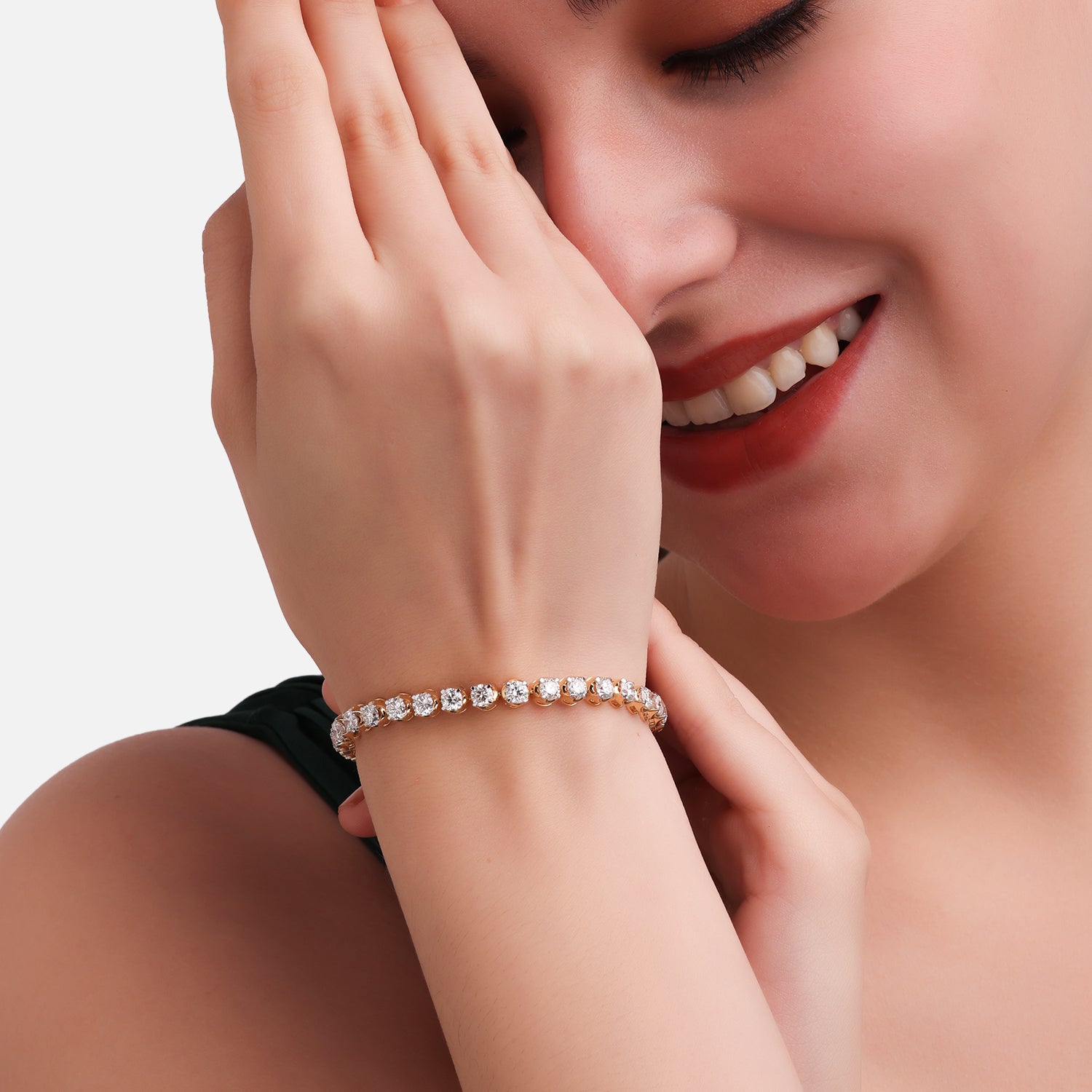 Round Brilliant Lab Grown 8.56 Carat Diamond Bracelet in 18 Karat Gold | SKU : 0005089031