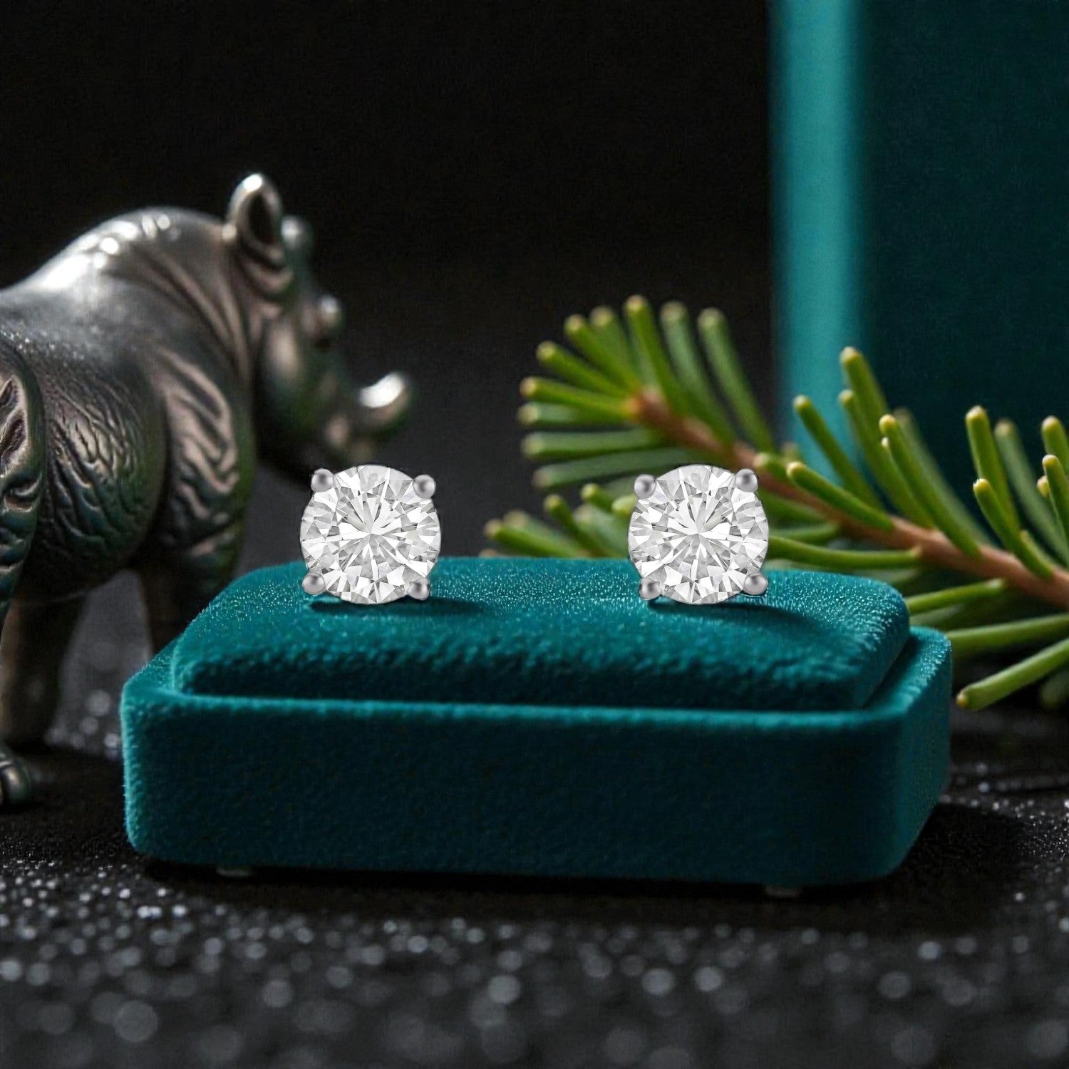 Lab Grown 1.09 Carat Round Brilliant Diamond Stud Earrings in 18 Karat Gold | SKU : 0005096053