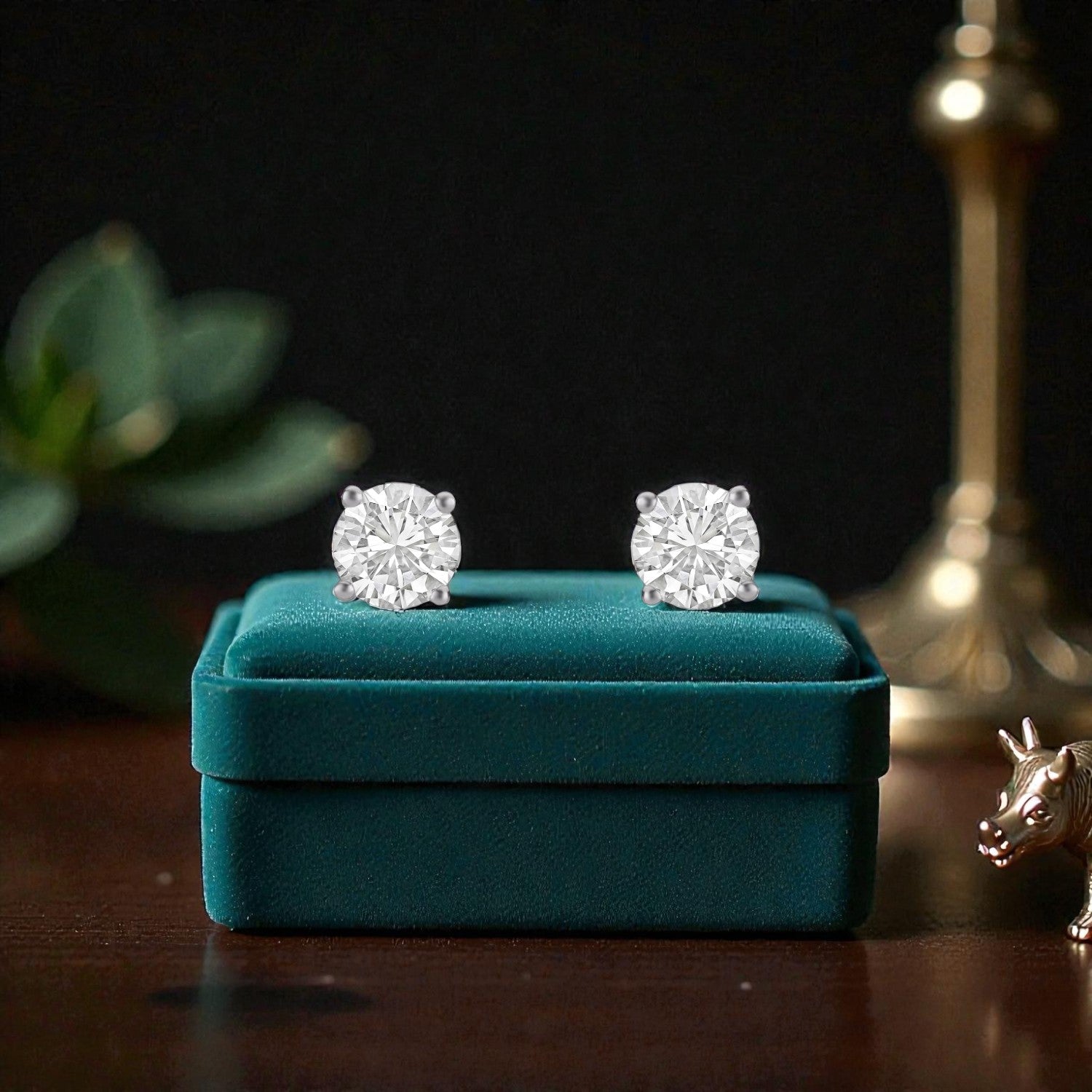 Lab Grown 1.02 Carat Round Brilliant Diamond Stud Earrings in 18 Karat Gold | SKU : 0005096060