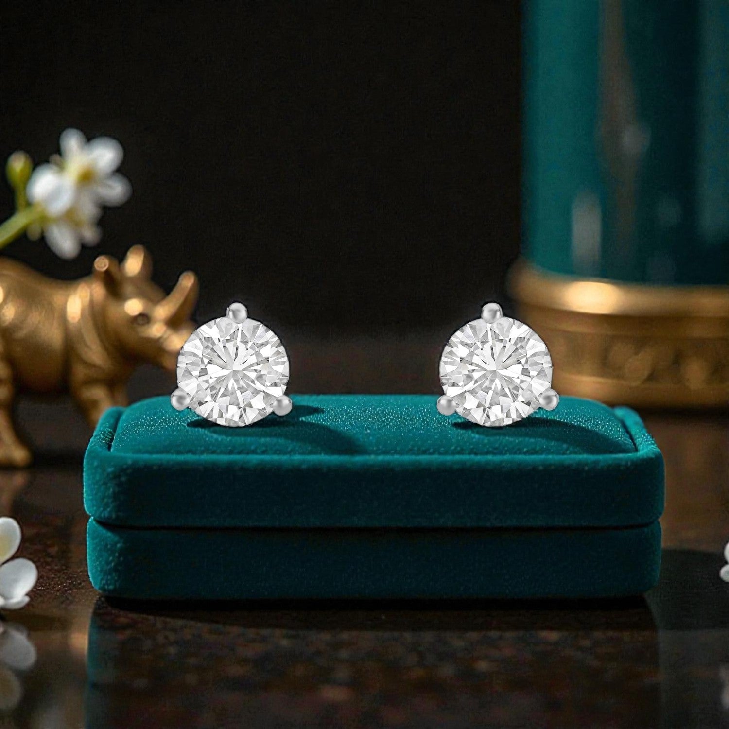 Lab Grown 1.54 Carat Round Brilliant Diamond Stud Earrings in 18 Karat Gold | SKU : 0005096763