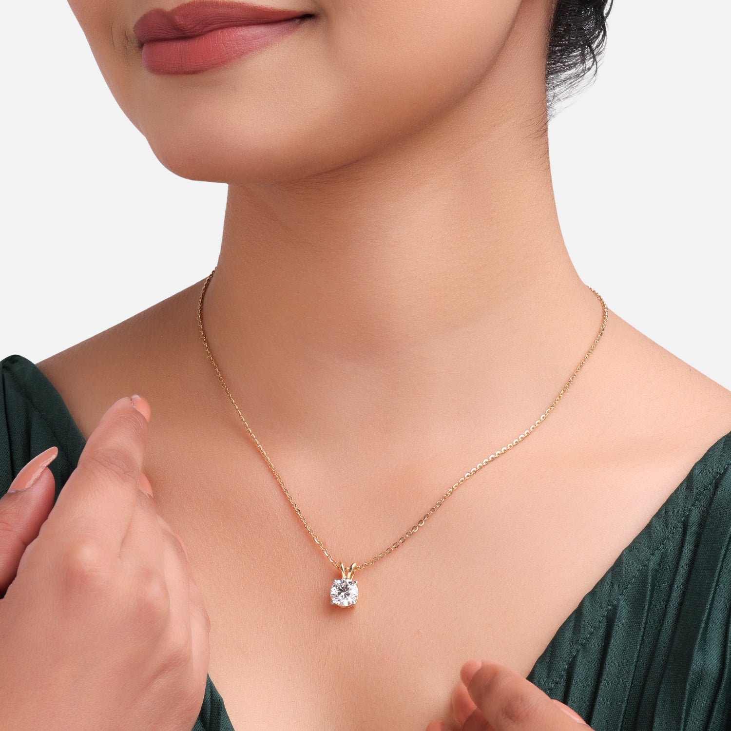 Lab Grown 1.050 Carat Oval Cut Solitaire Pendant in 18 Karat Yellow Gold Jewellery | SKU : 0005110704