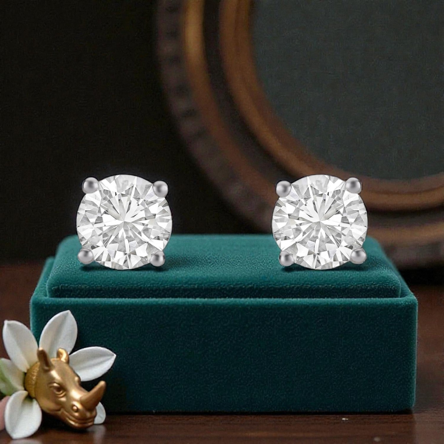 Lab Grown 2.06 Carat Round Brilliant Diamond Stud Earrings in 18 Karat Yellow Gold | SKU : 0005124862