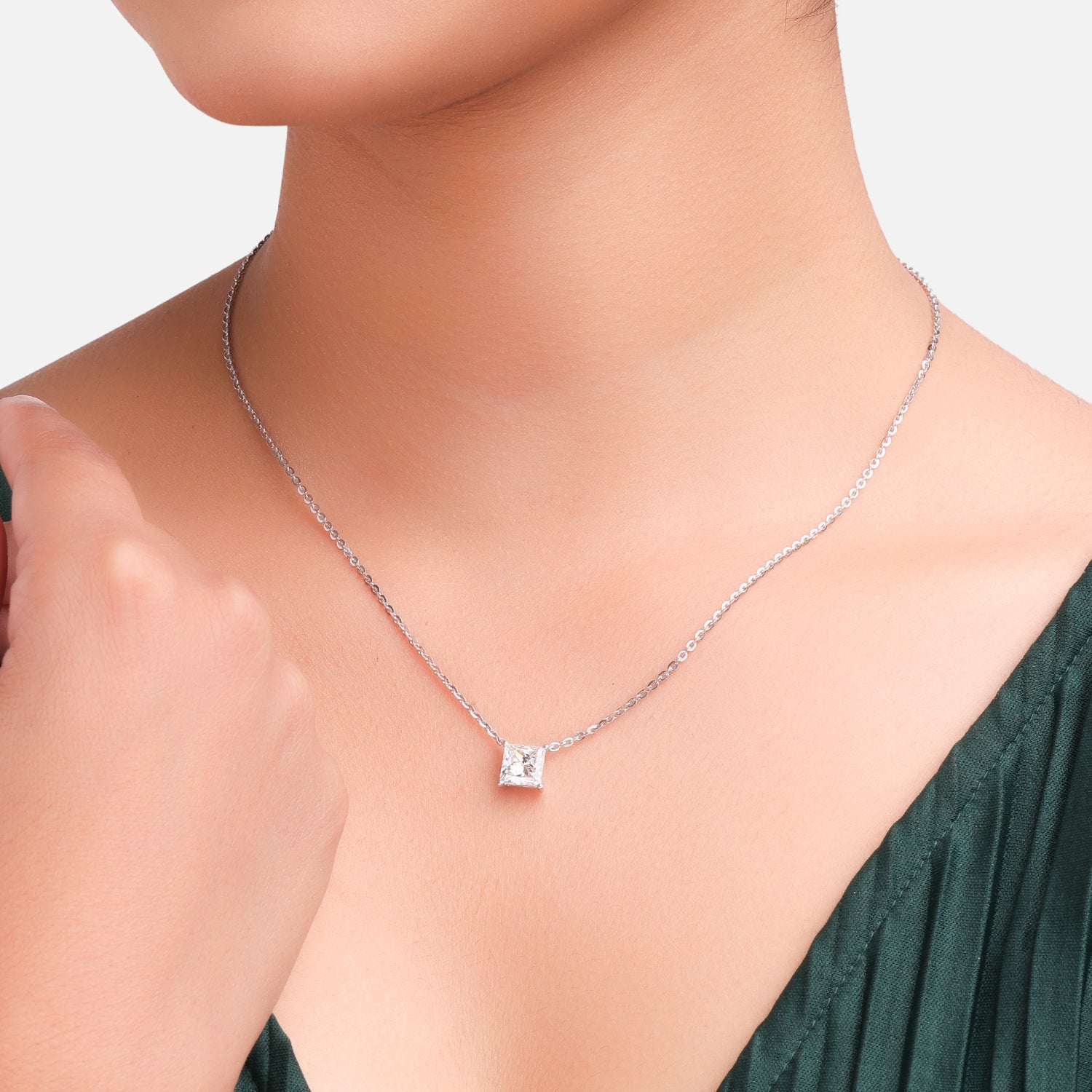 Lab Grown Princess Cut 2.010 Carat Diamond Chain Pendant in 18 Karat Gold | SKU : 0005131587