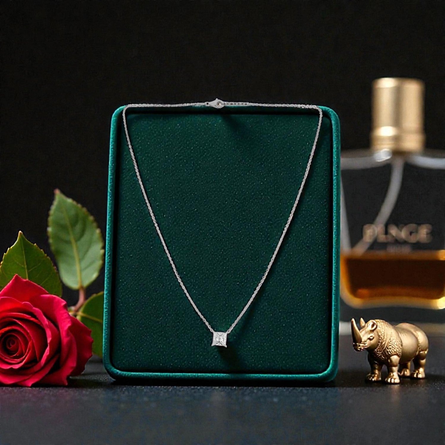Lab Grown 1.070 Carat Princess Cut Diamond Solitaire Chain Pendant in 18 Karat Gold | SKU : 0005131594