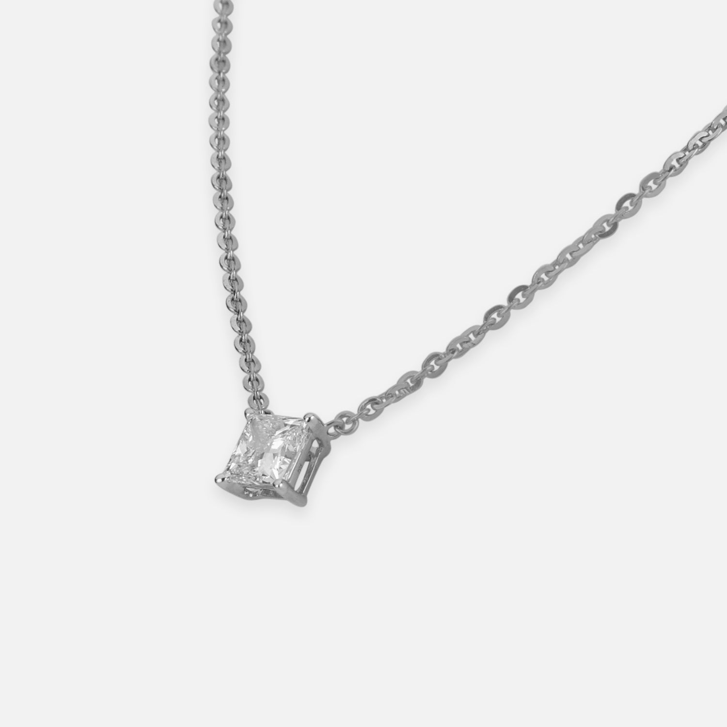 Lab Grown 1.070 Carat Princess Cut Diamond Solitaire Chain Pendant in 18 Karat Gold | SKU : 0005131594