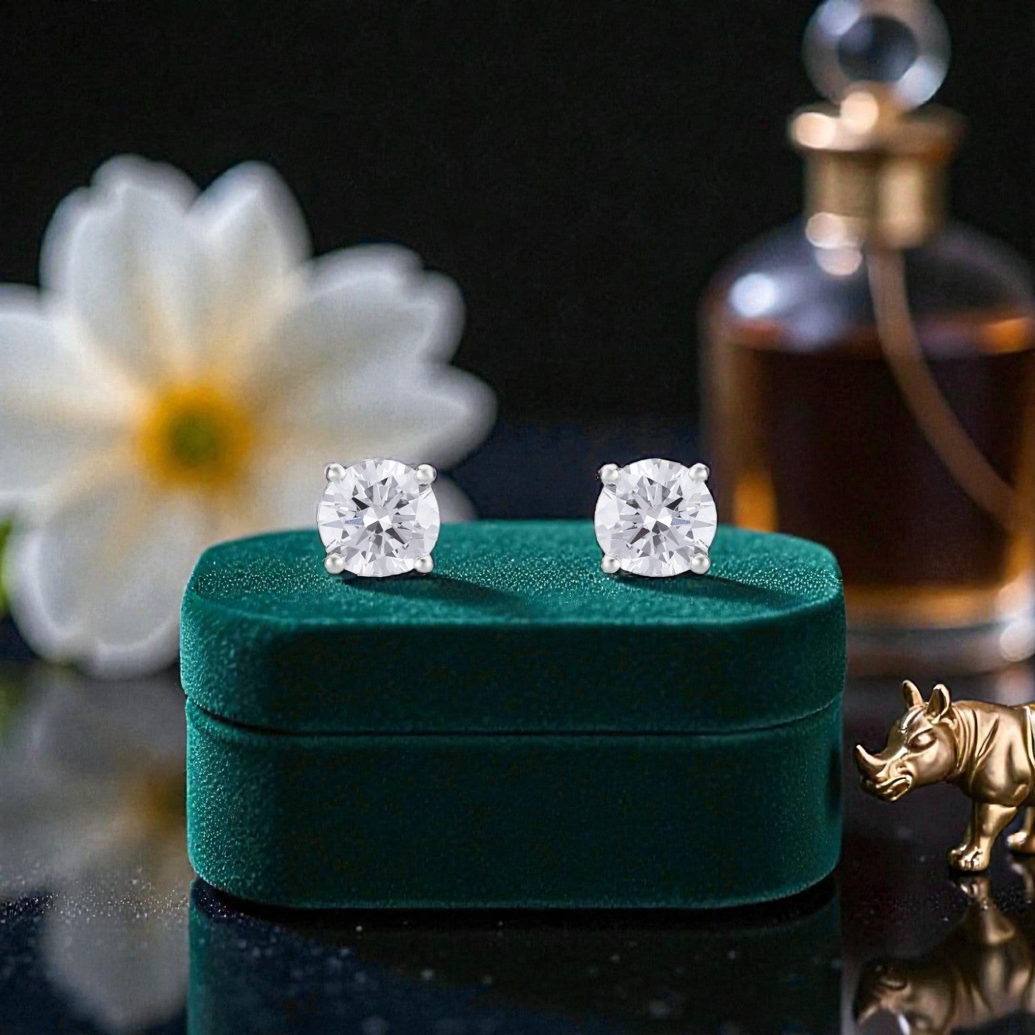 Lab Grown 1.09 Carat Round Brilliant Diamond Stud Earrings in 18 Karat White Gold | SKU : 0005145805