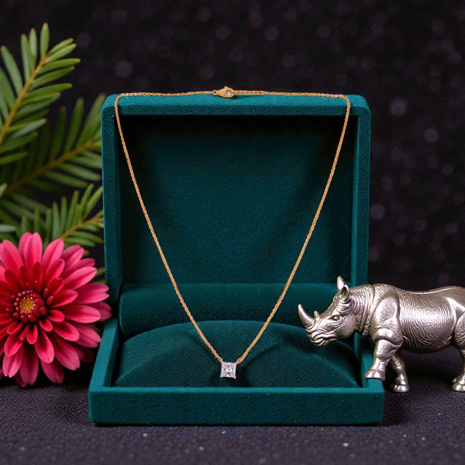 Lab Grown 1.06 Carat Princess Cut Diamond Solitaire Chain Pendant in 18 Karat Gold | SKU : 0005154418