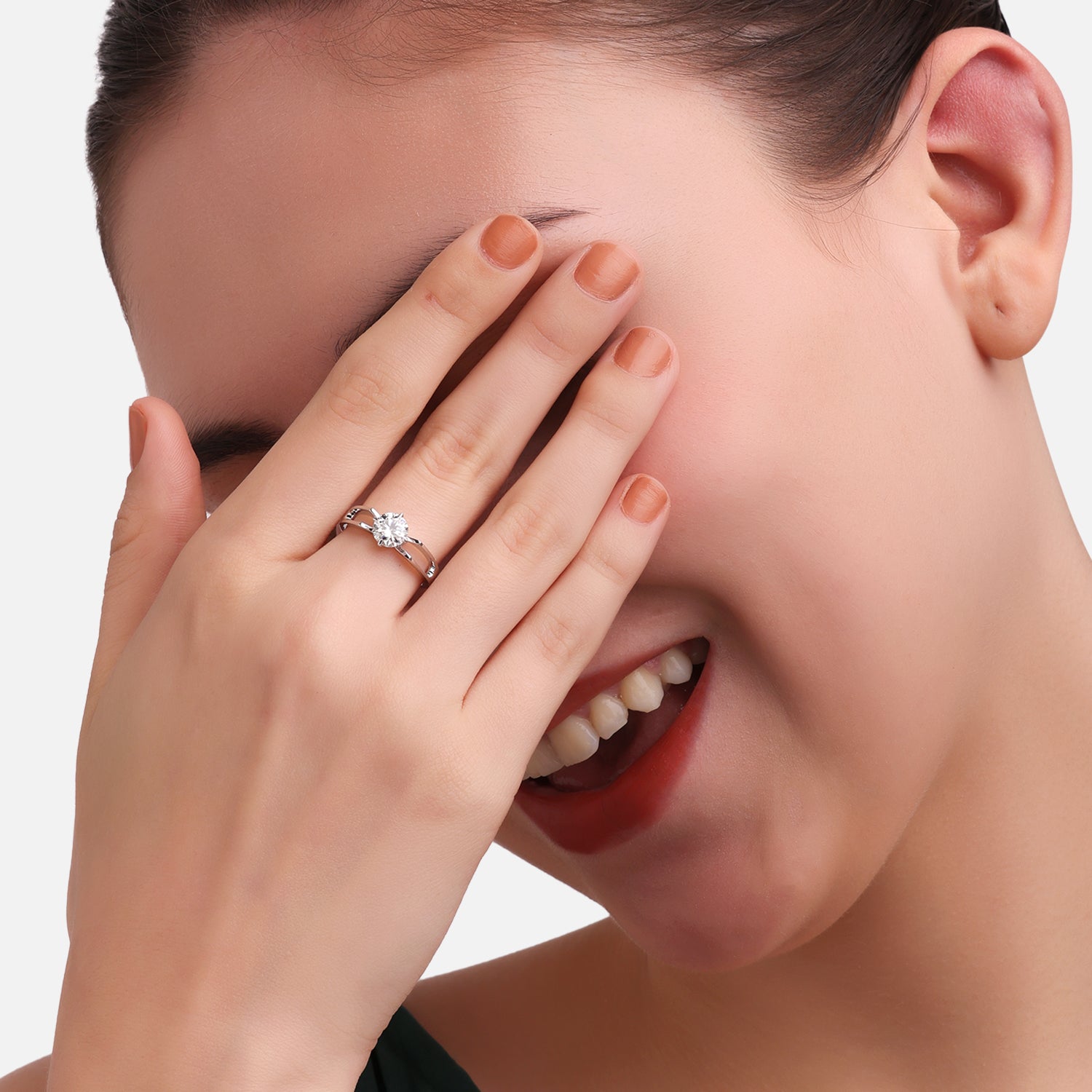 Lab Grown 1.030 Carat Round Cut Diamond Ring in 18 Karat White Gold | SKU : 0005155439