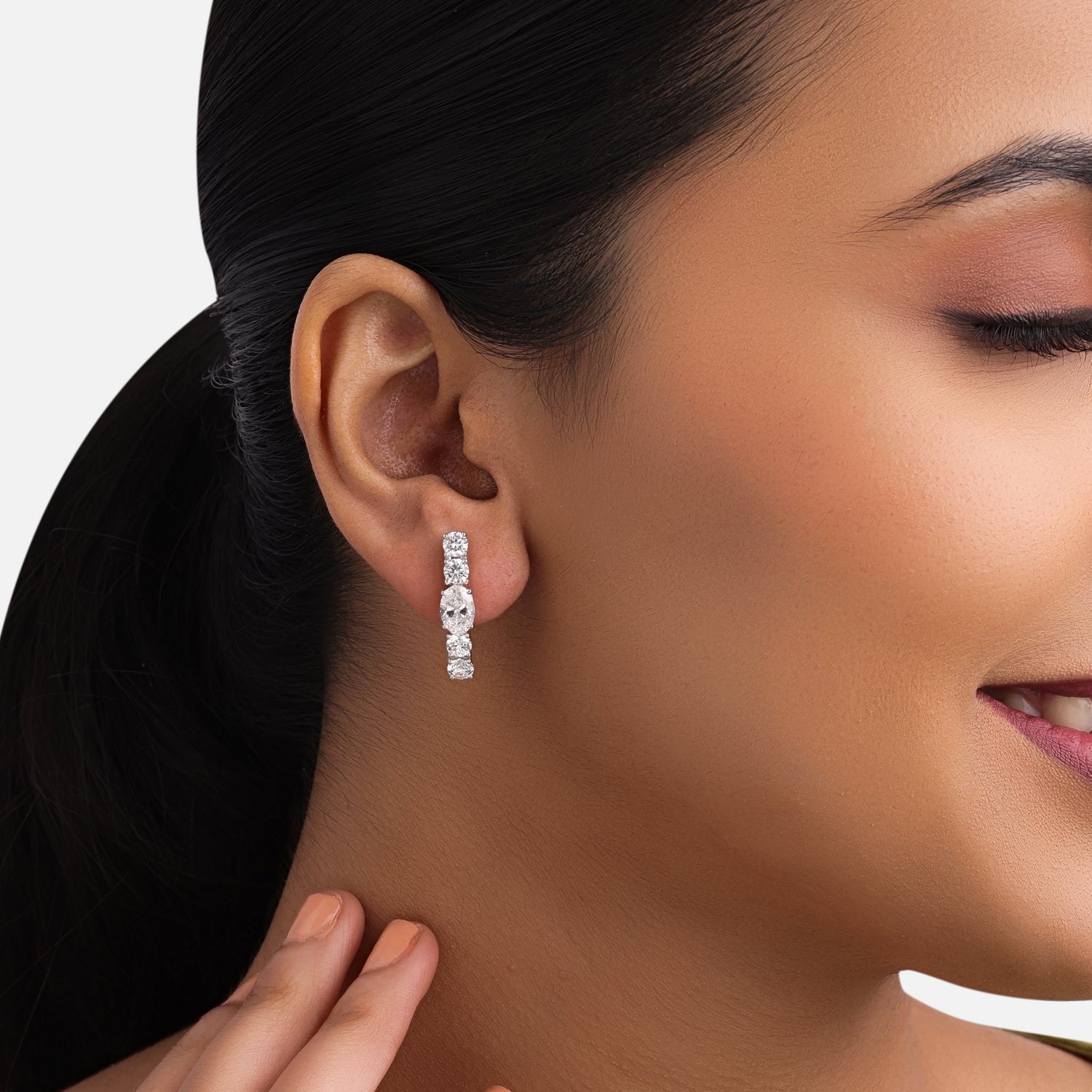 Lab-Grown Oval and Round Diamond Hoop Earrings in 18K Yellow Gold | SKU : 0004953999