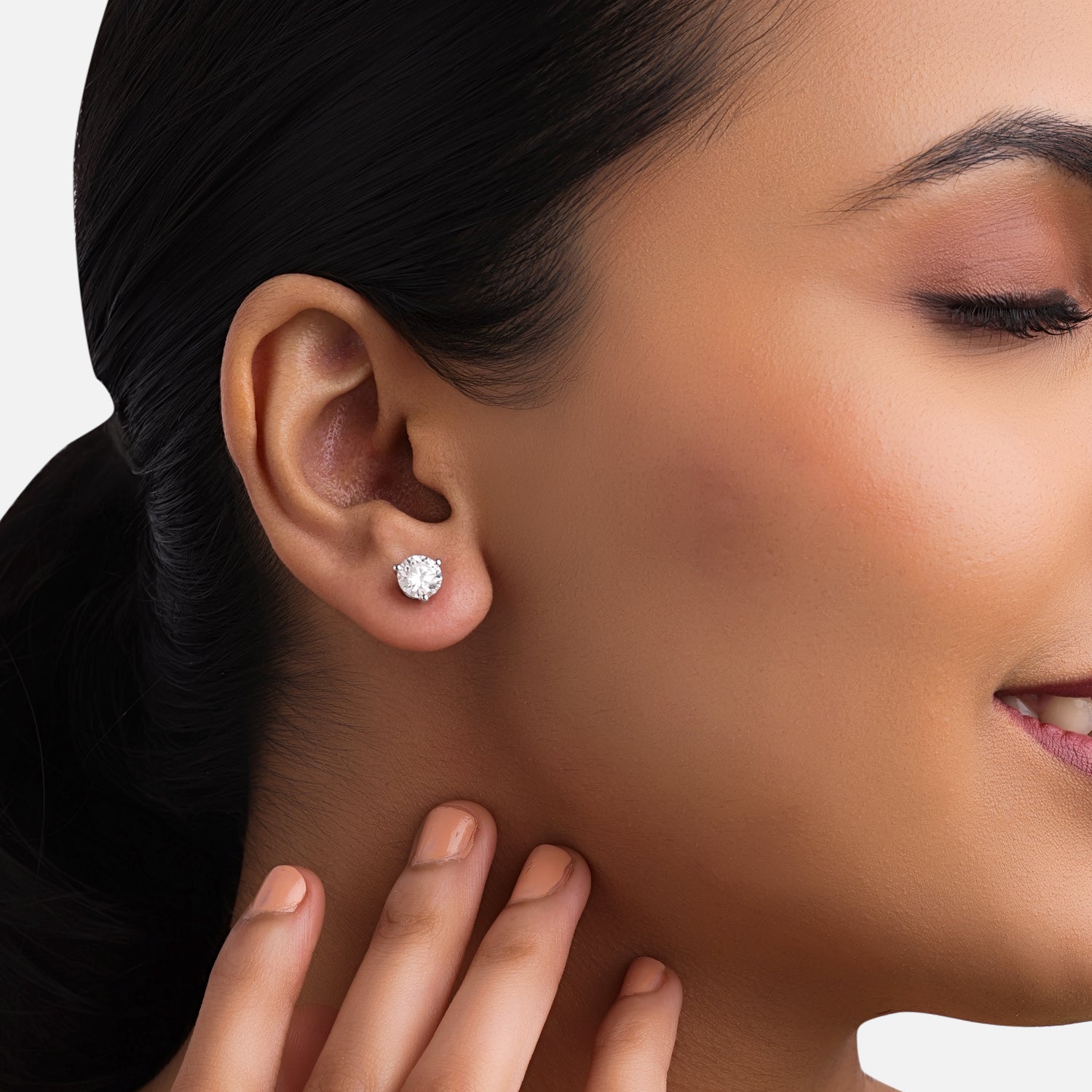 Round Brilliant Lab-Grown Diamond Stud Earrings in 18K White Gold | SKU : 0004953548