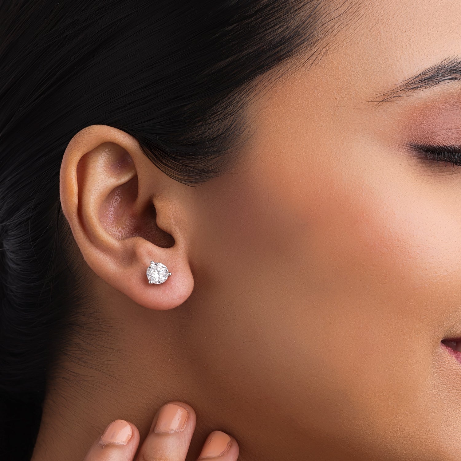 Round Brilliant Lab-Grown Diamond Stud Earrings in 18K White Gold | SKU : 0004953654